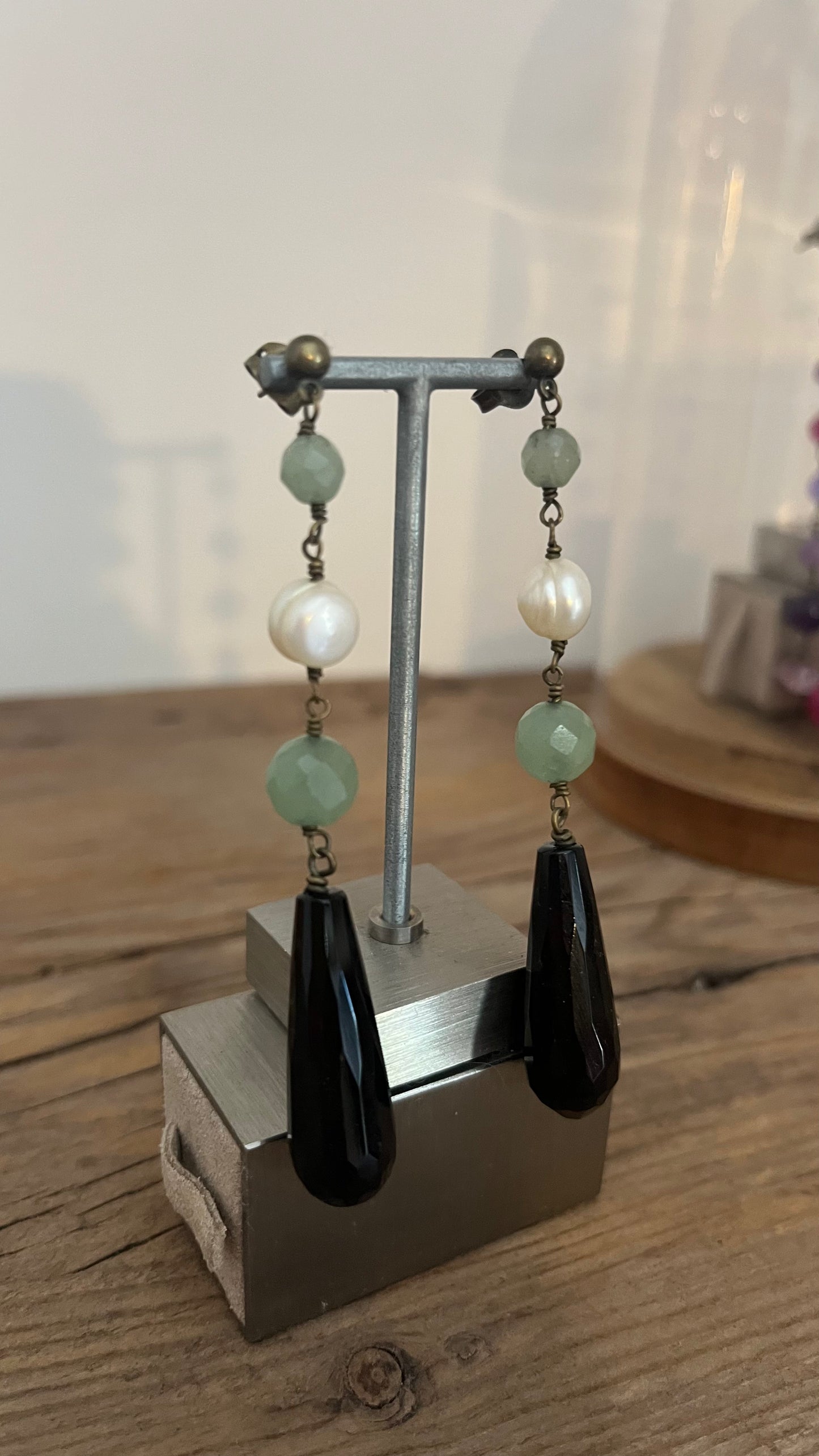 Orecchini pendenti con pietre dure