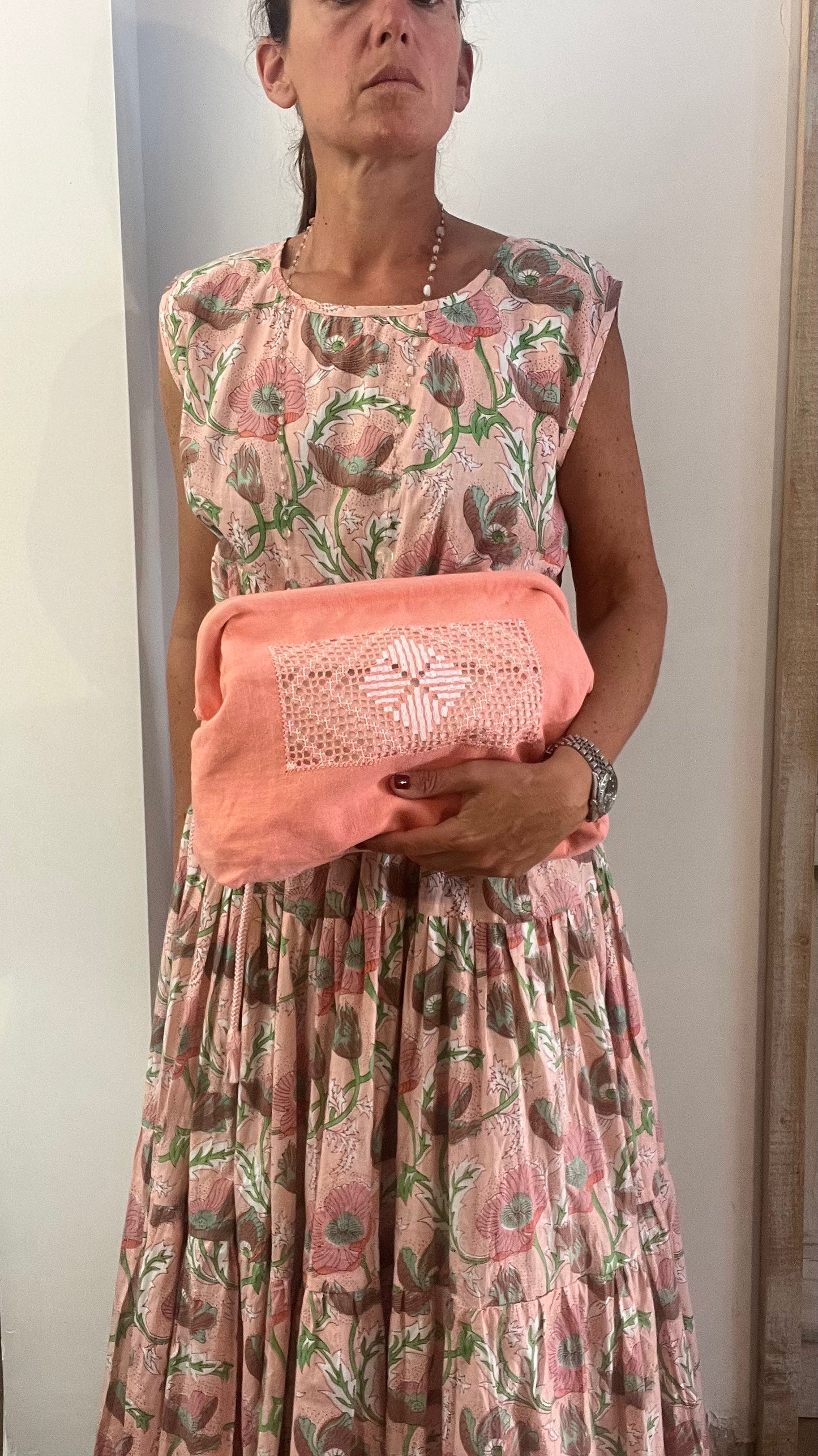 Clutch di cotone ricamata