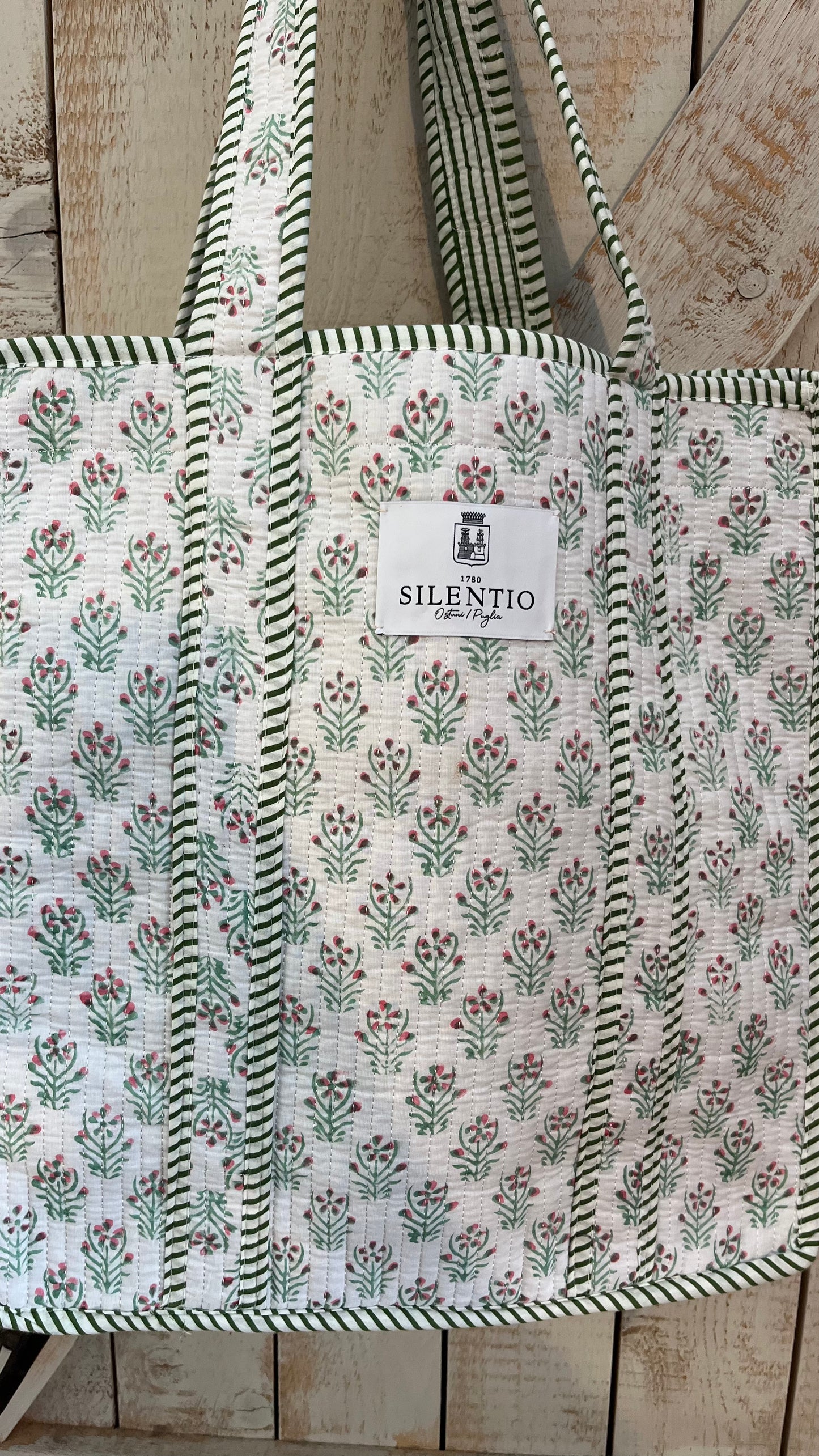 Shopper di cotone padded stampata a mano