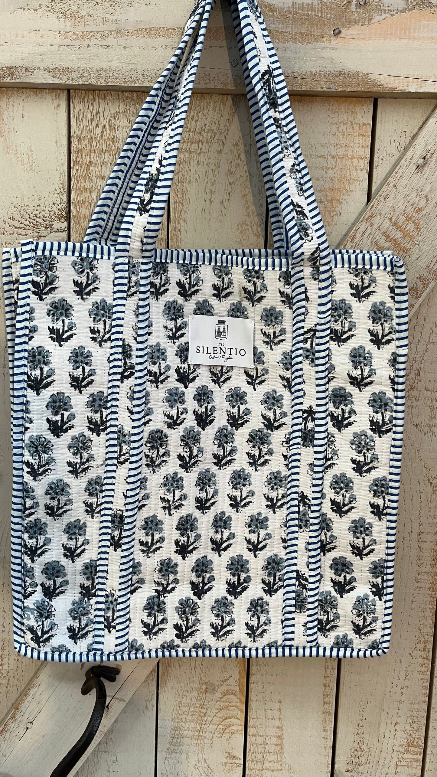 Shopper di cotone padded stampata a mano