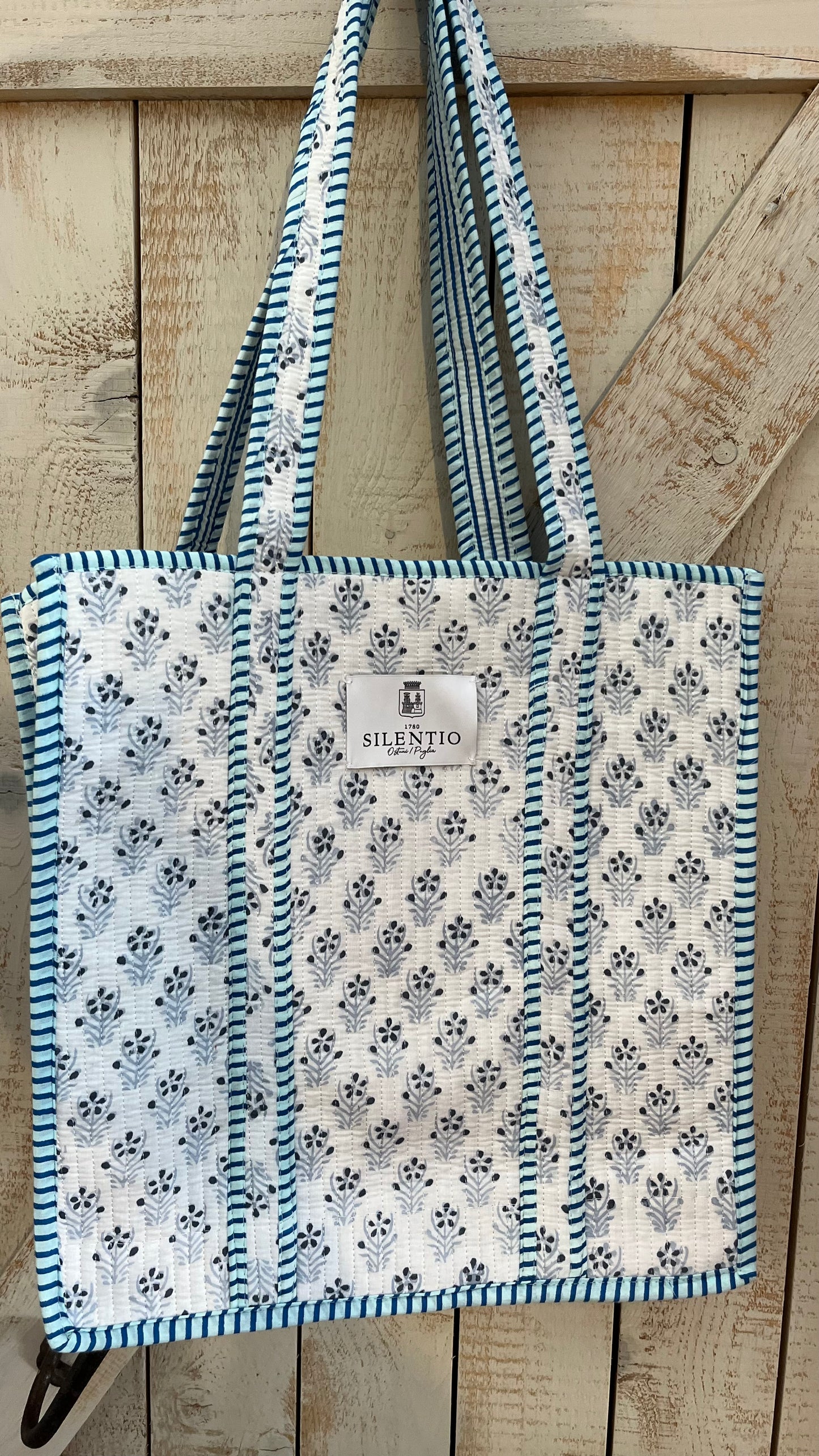 Shopper di cotone padded stampata a mano