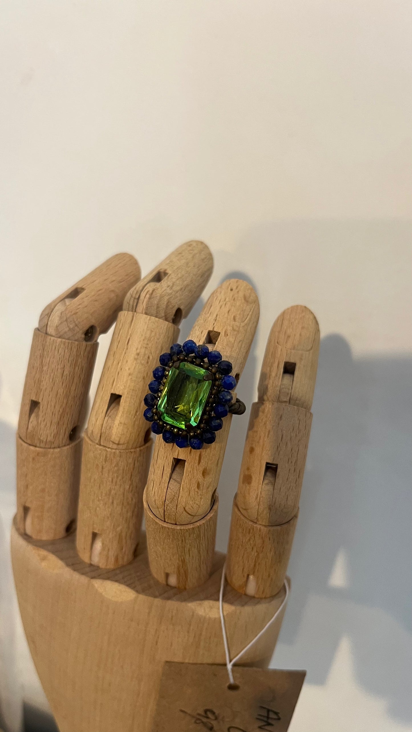 Anello con lapis e pietra dura
