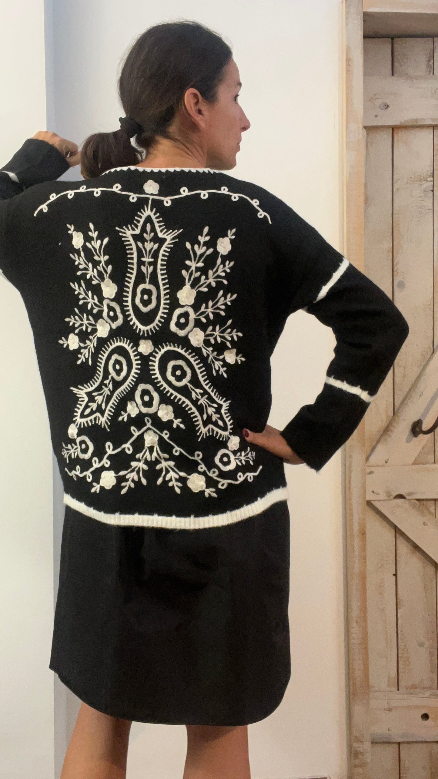 Maglione di lana con ricamo