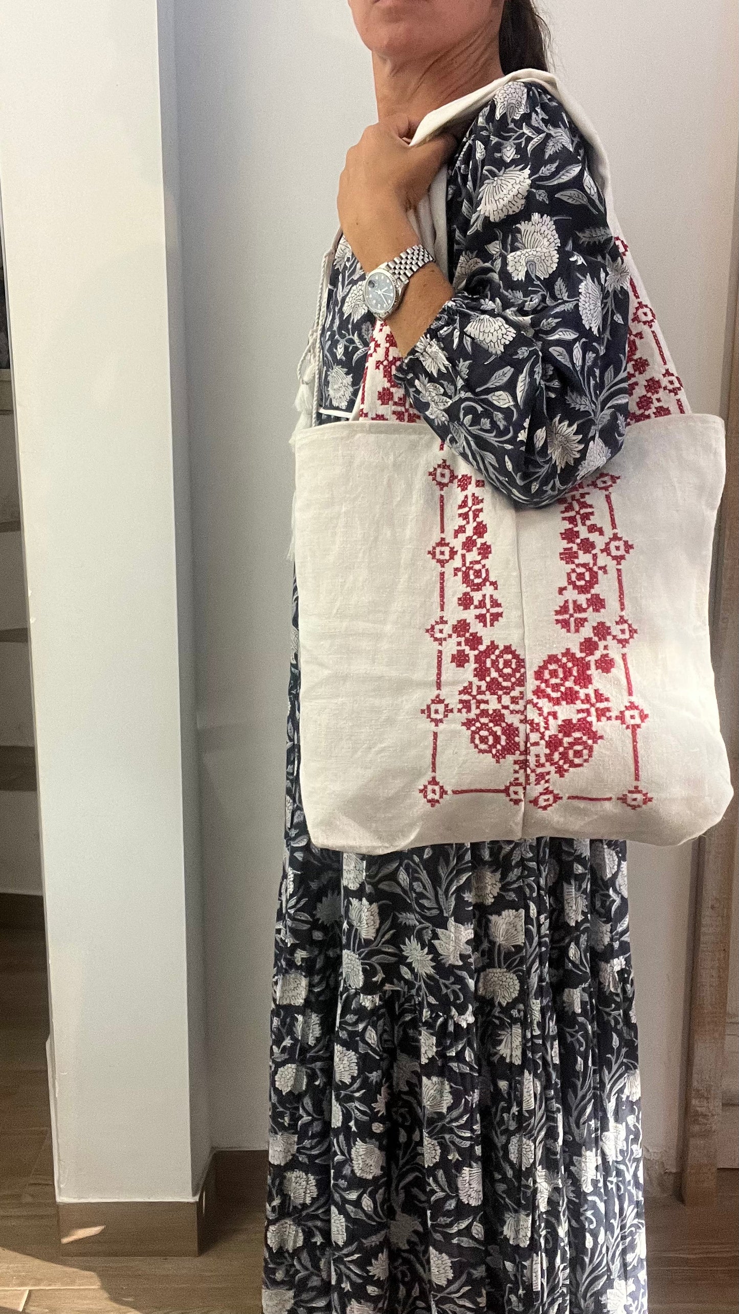 Shopper di cotone ricamata