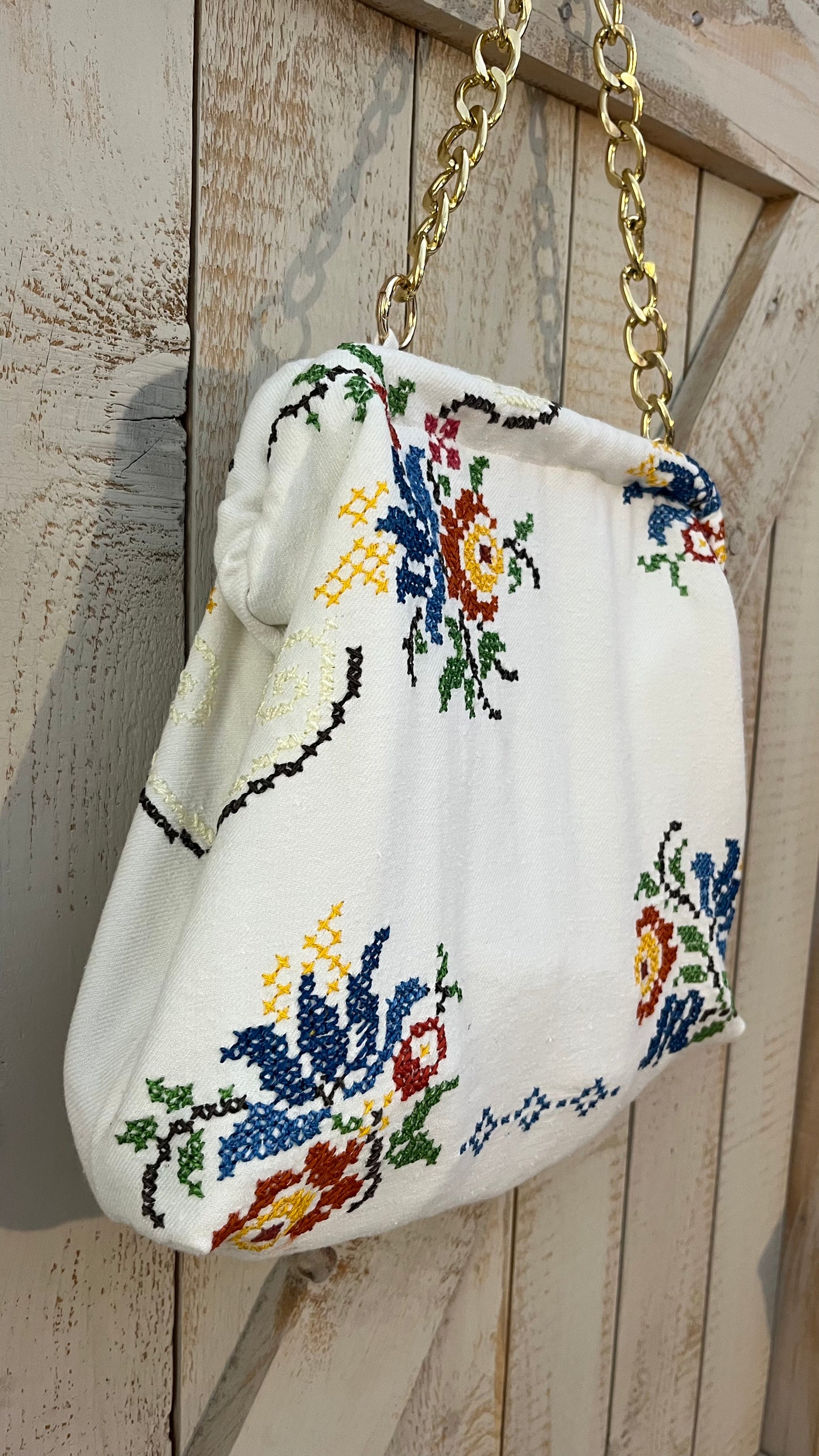 Clutch di cotone ricamata