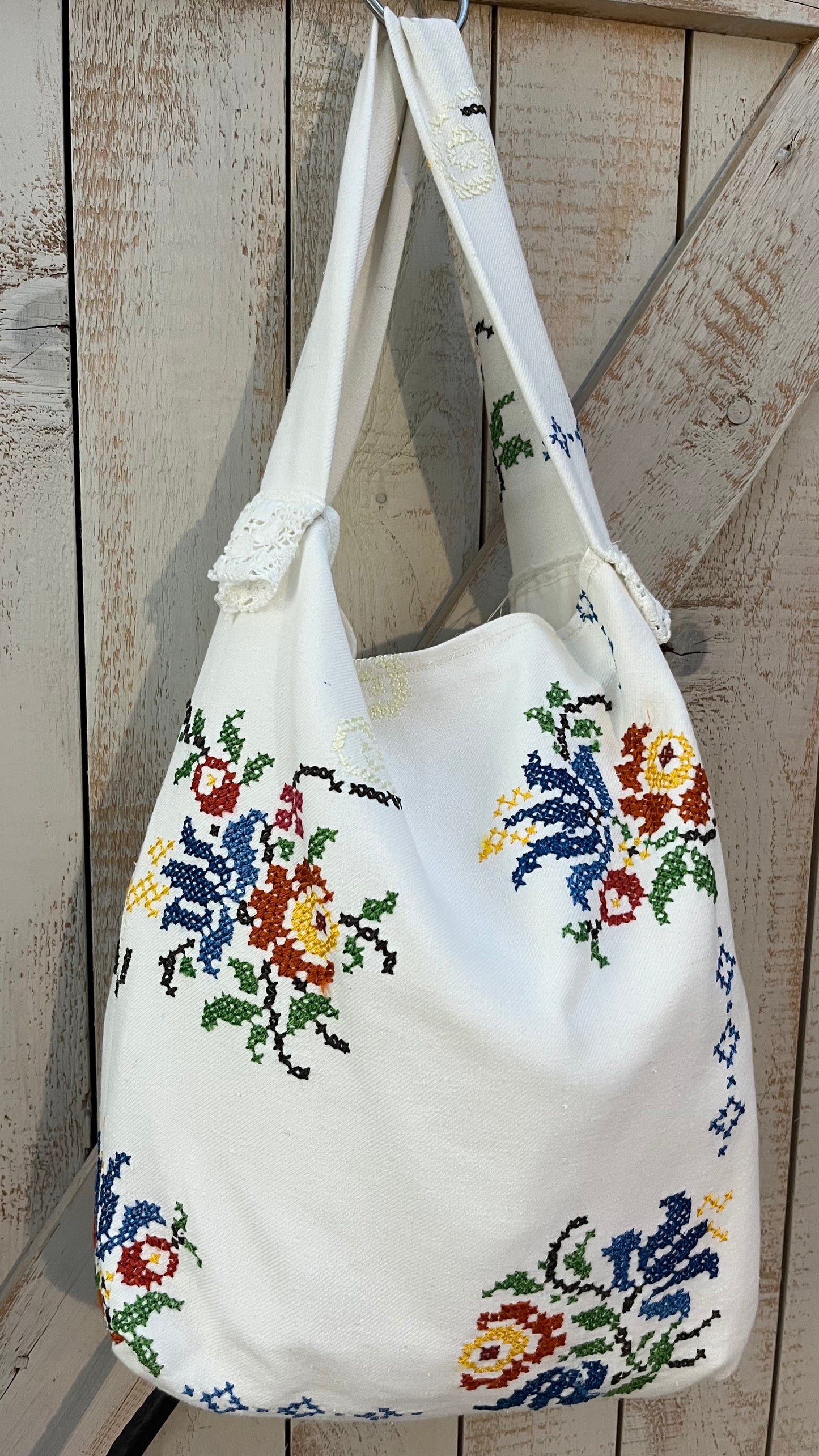 Shopper di cotone ricamata