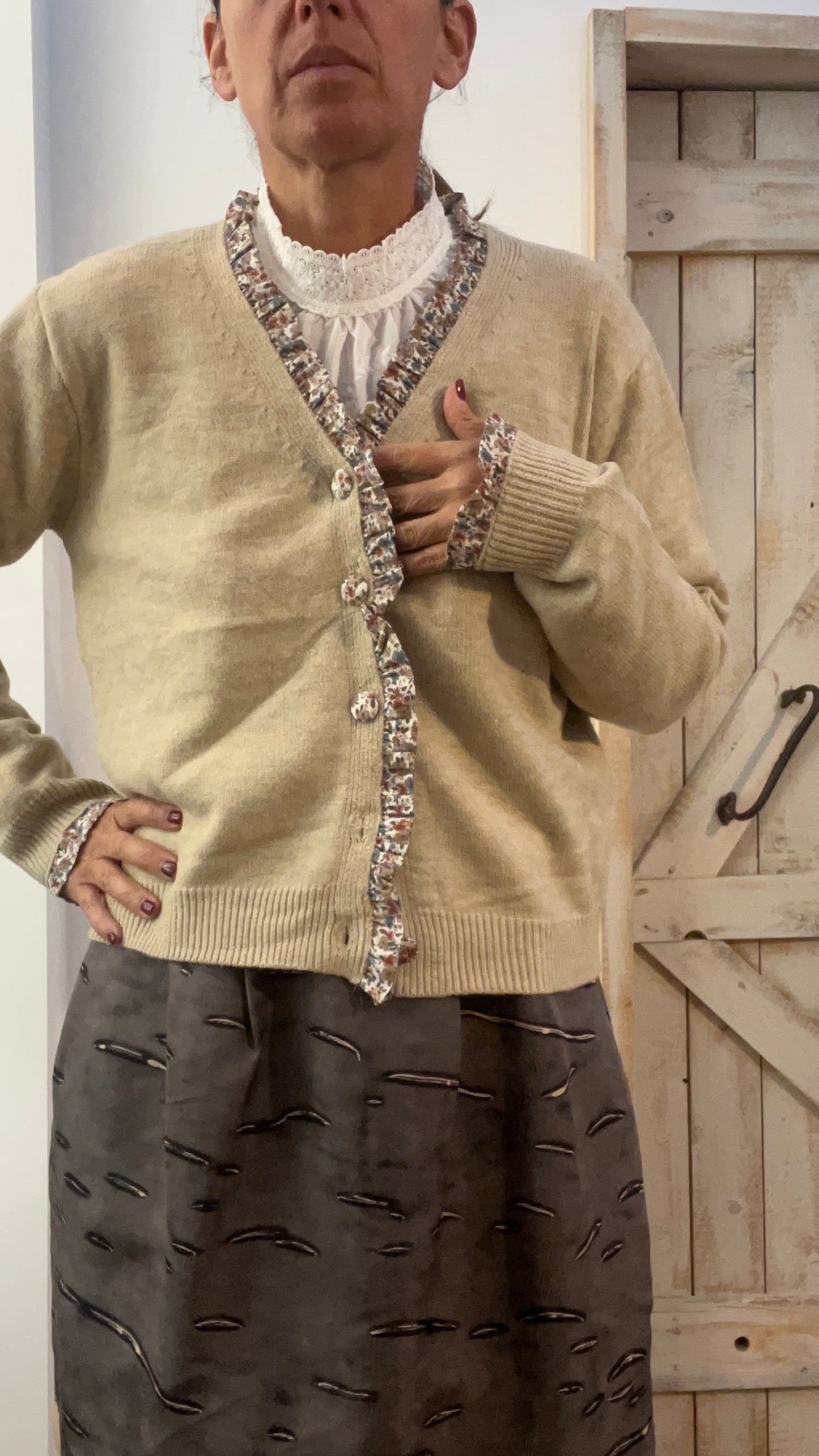 Maglione di lana con rouches liberty