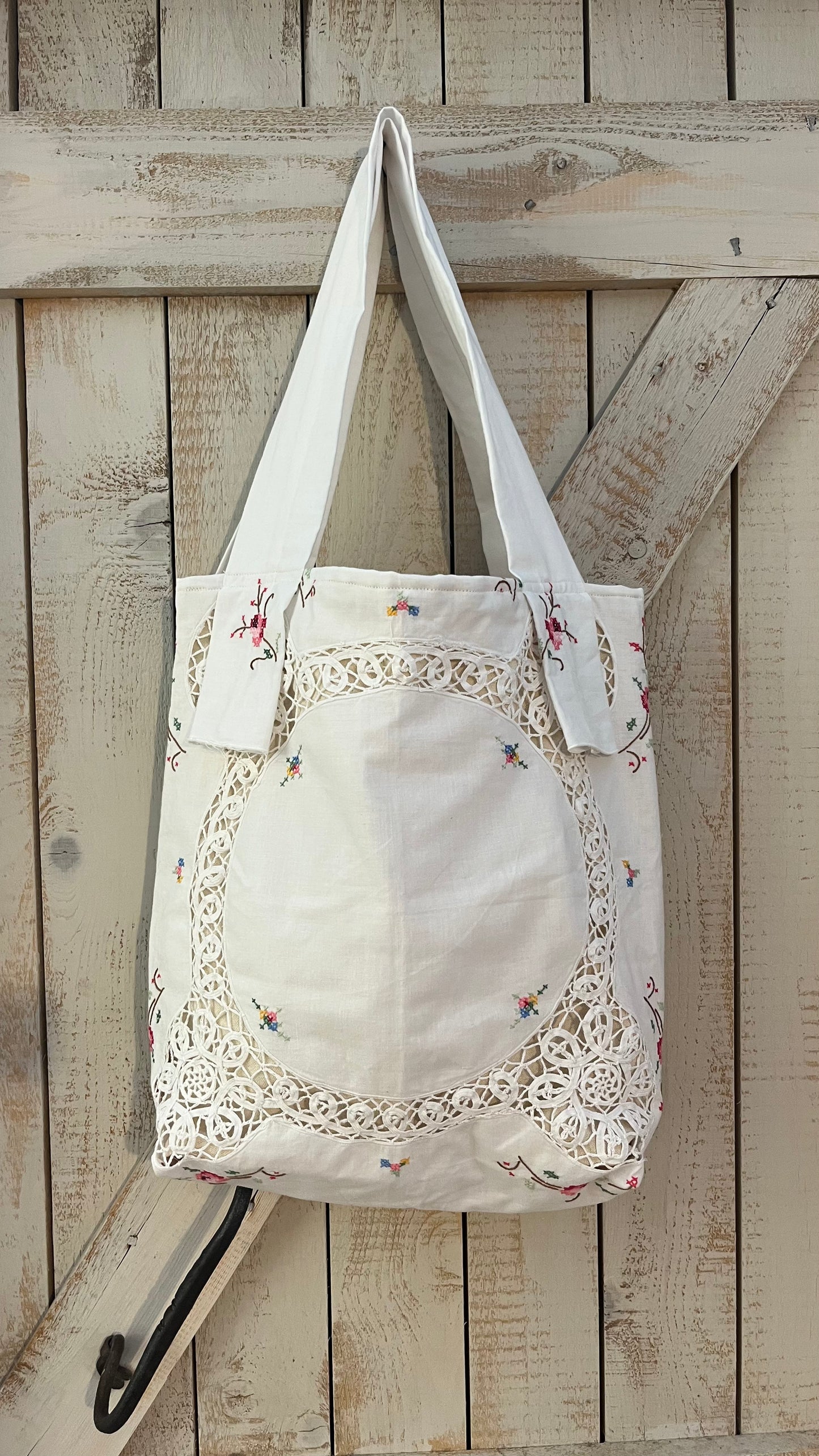Shopper di cotone ricamata
