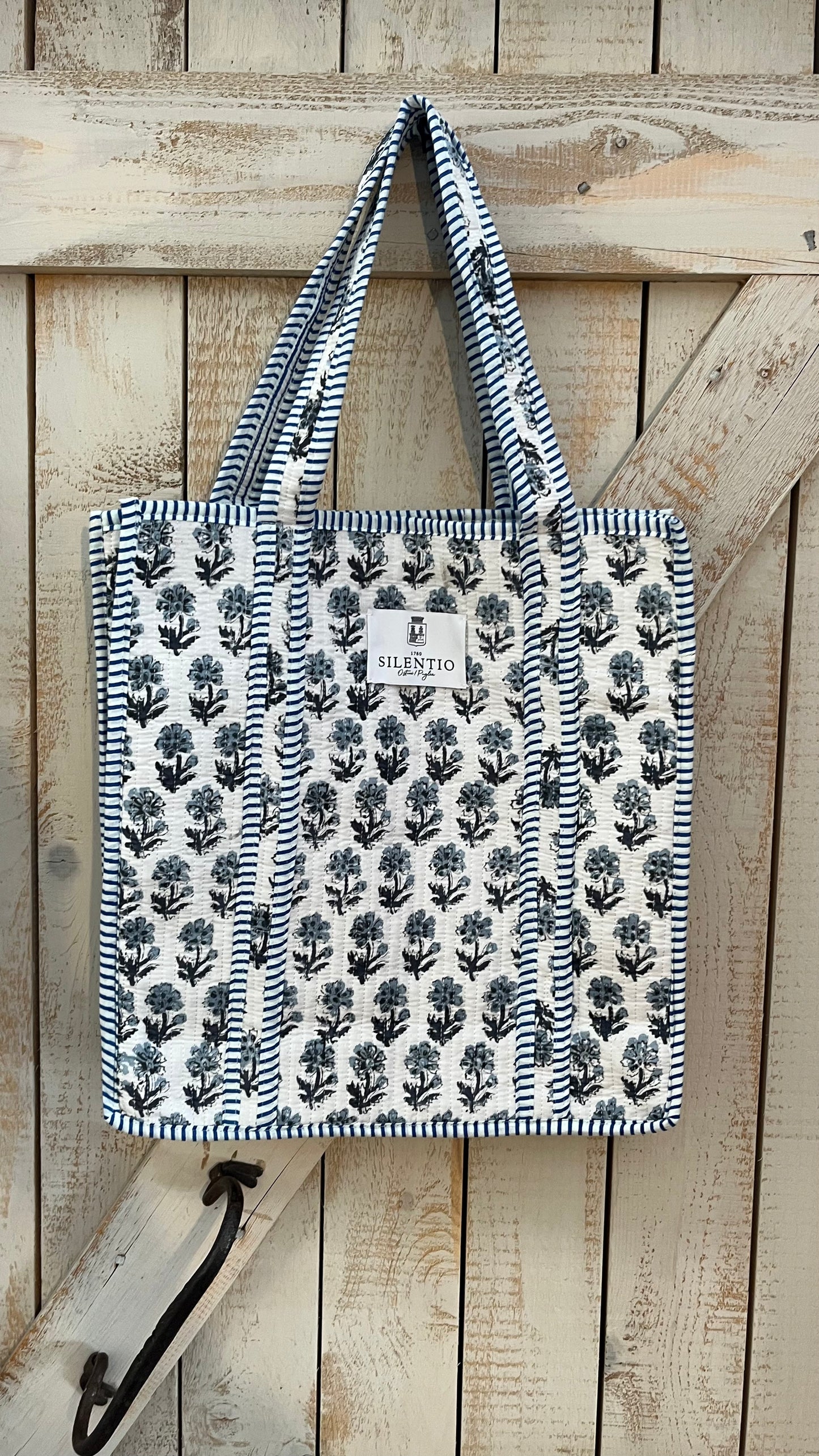 Shopper di cotone padded stampata a mano