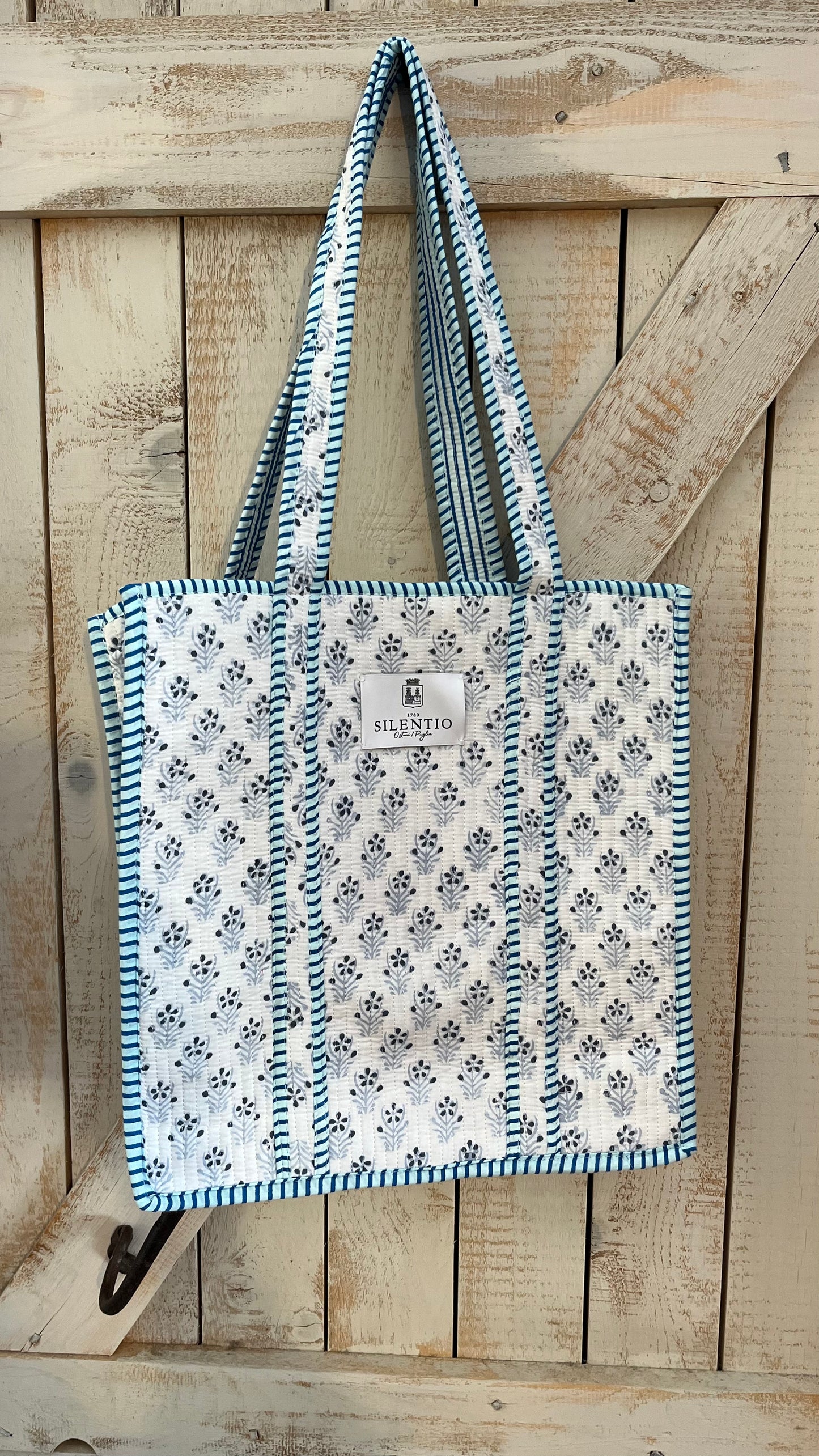 Shopper di cotone padded stampata a mano