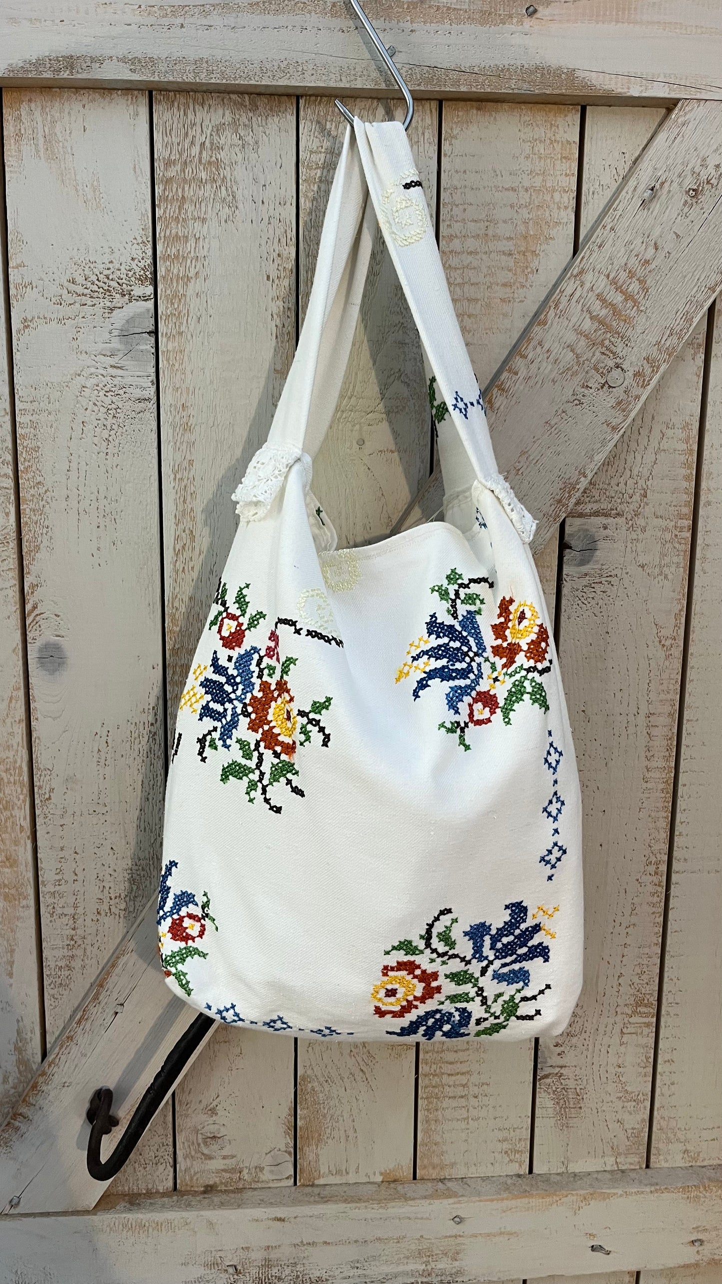 Shopper di cotone ricamata