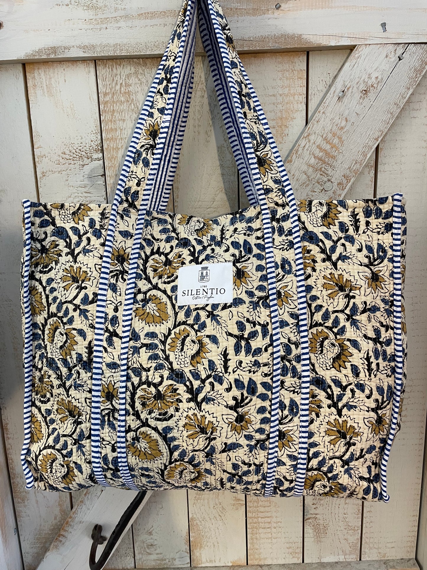 Maxi shopper di cotone padded stampata a mano