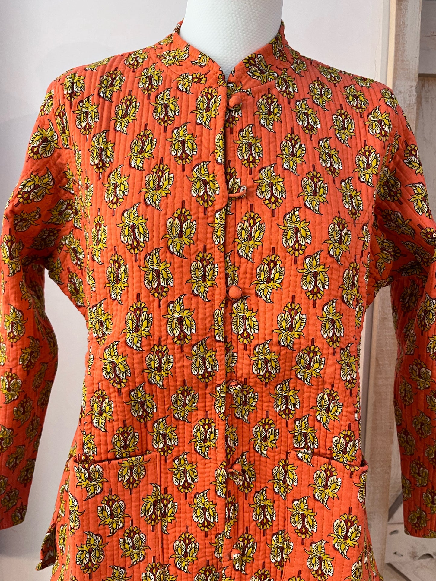 Padded cotton jacket with pockets