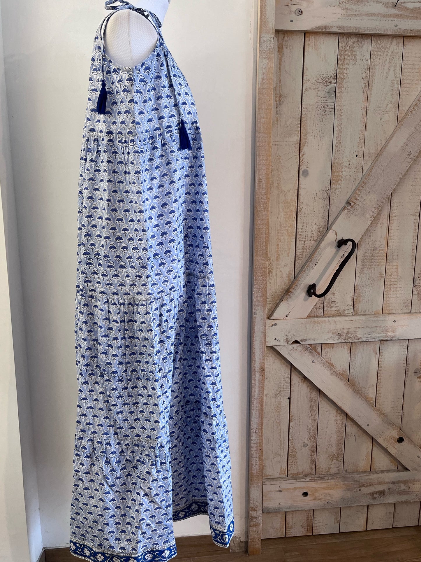 Blossom dress with thin straps and hand-printed tassels