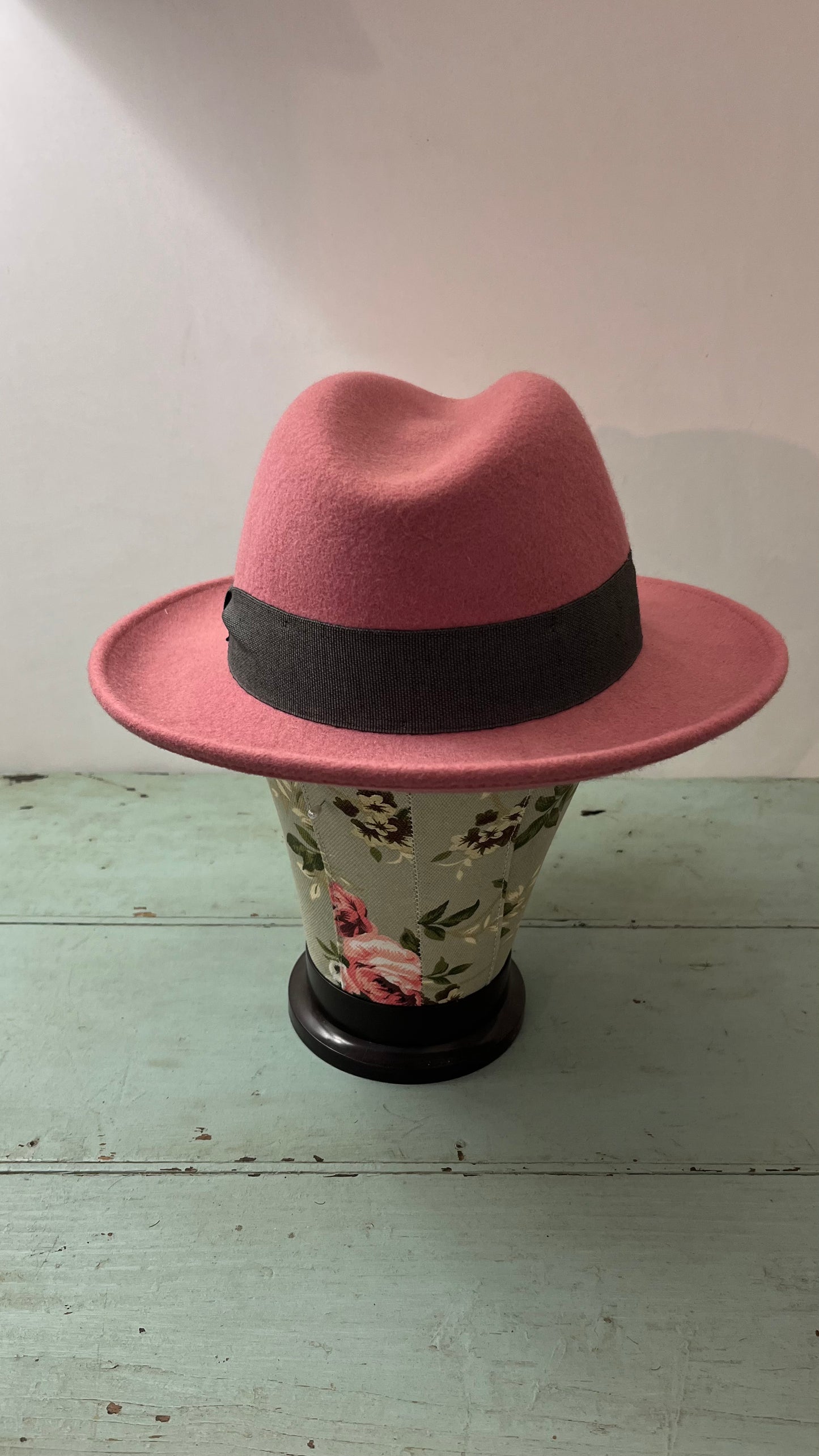 Cappello tipo Borsalino di feltro