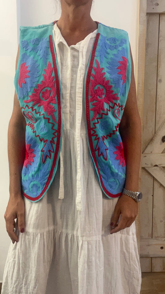 Gilet di velluto ricamato