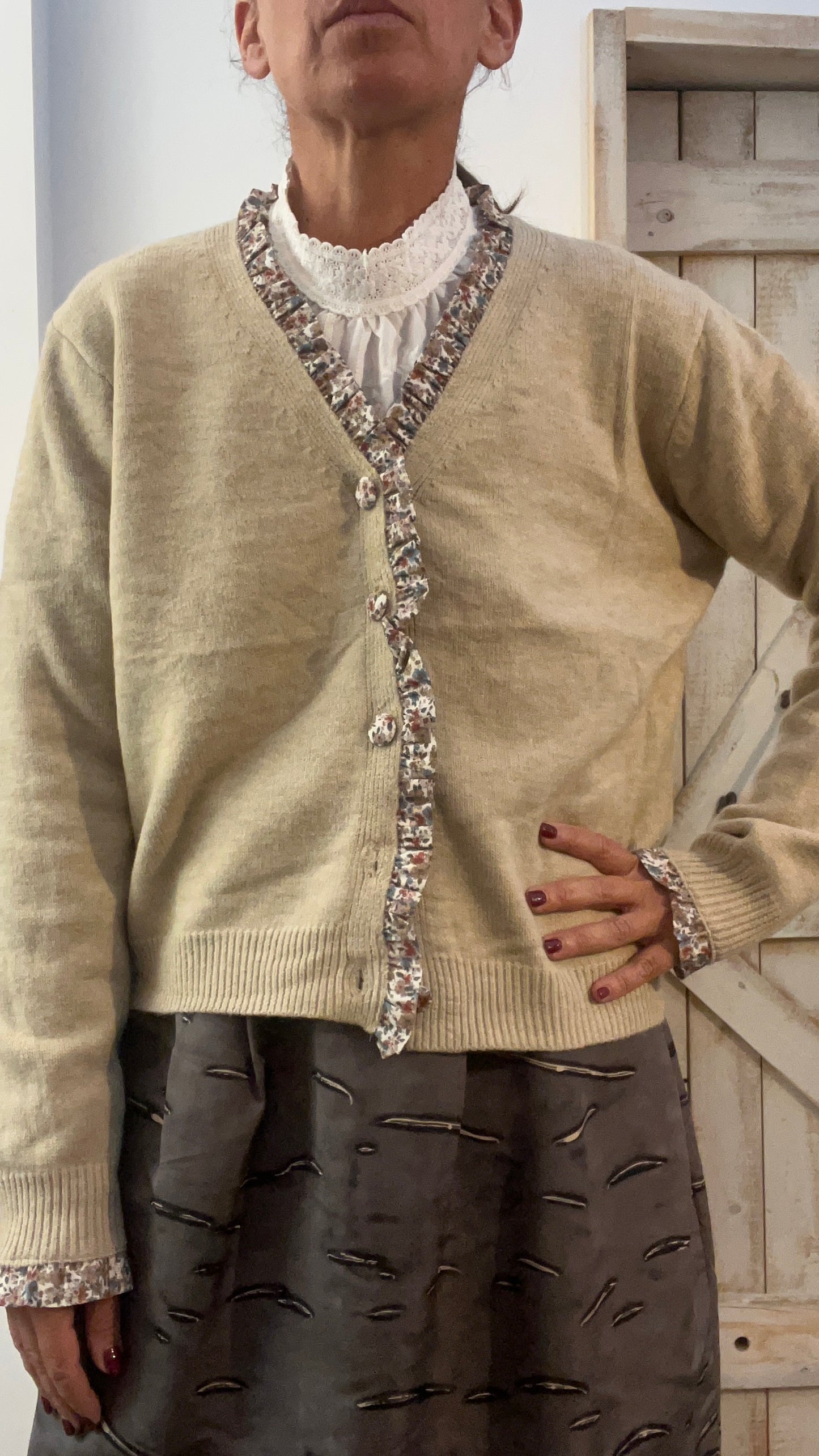 Maglione di lana con rouches liberty