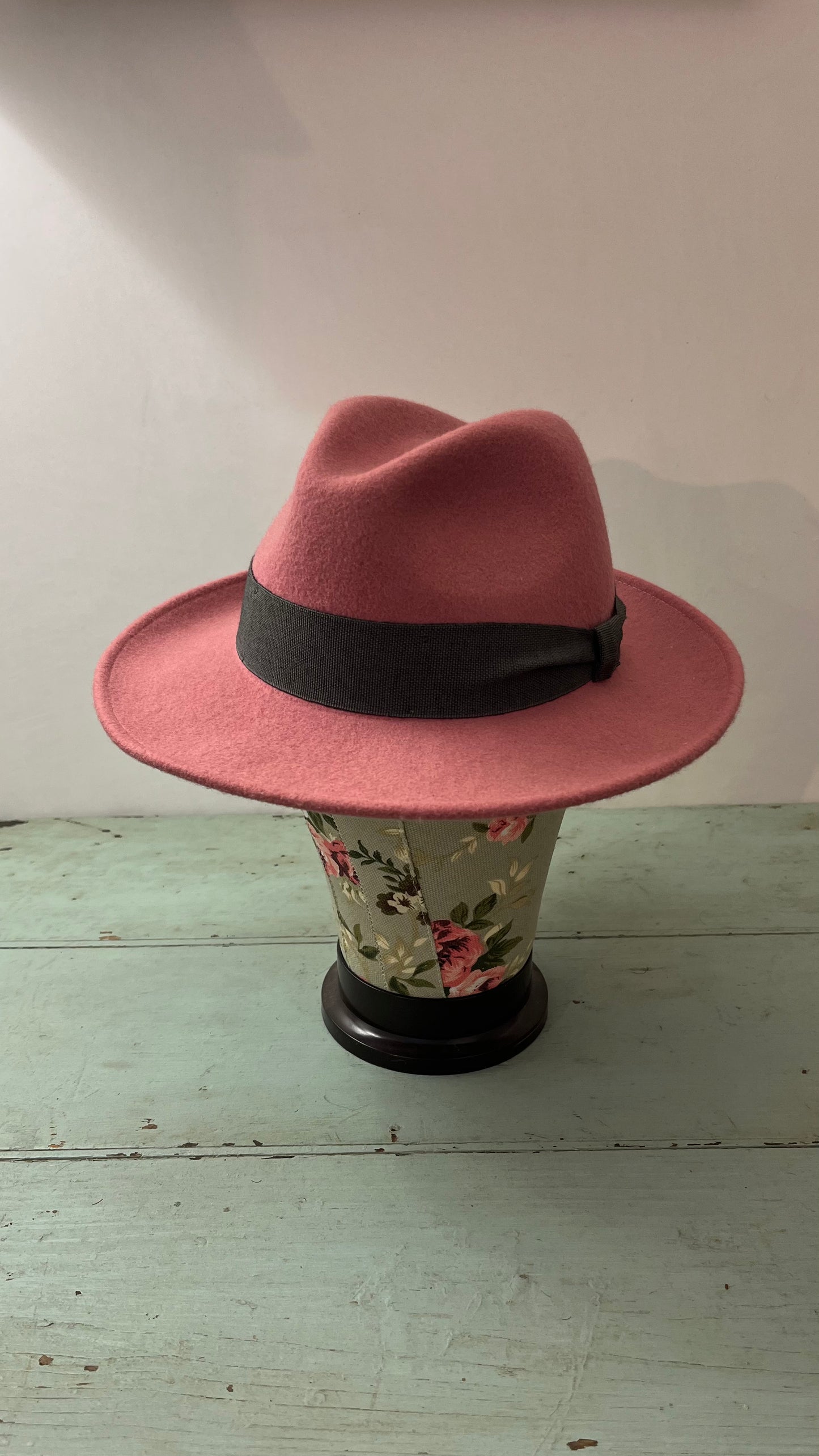 Cappello tipo Borsalino di feltro