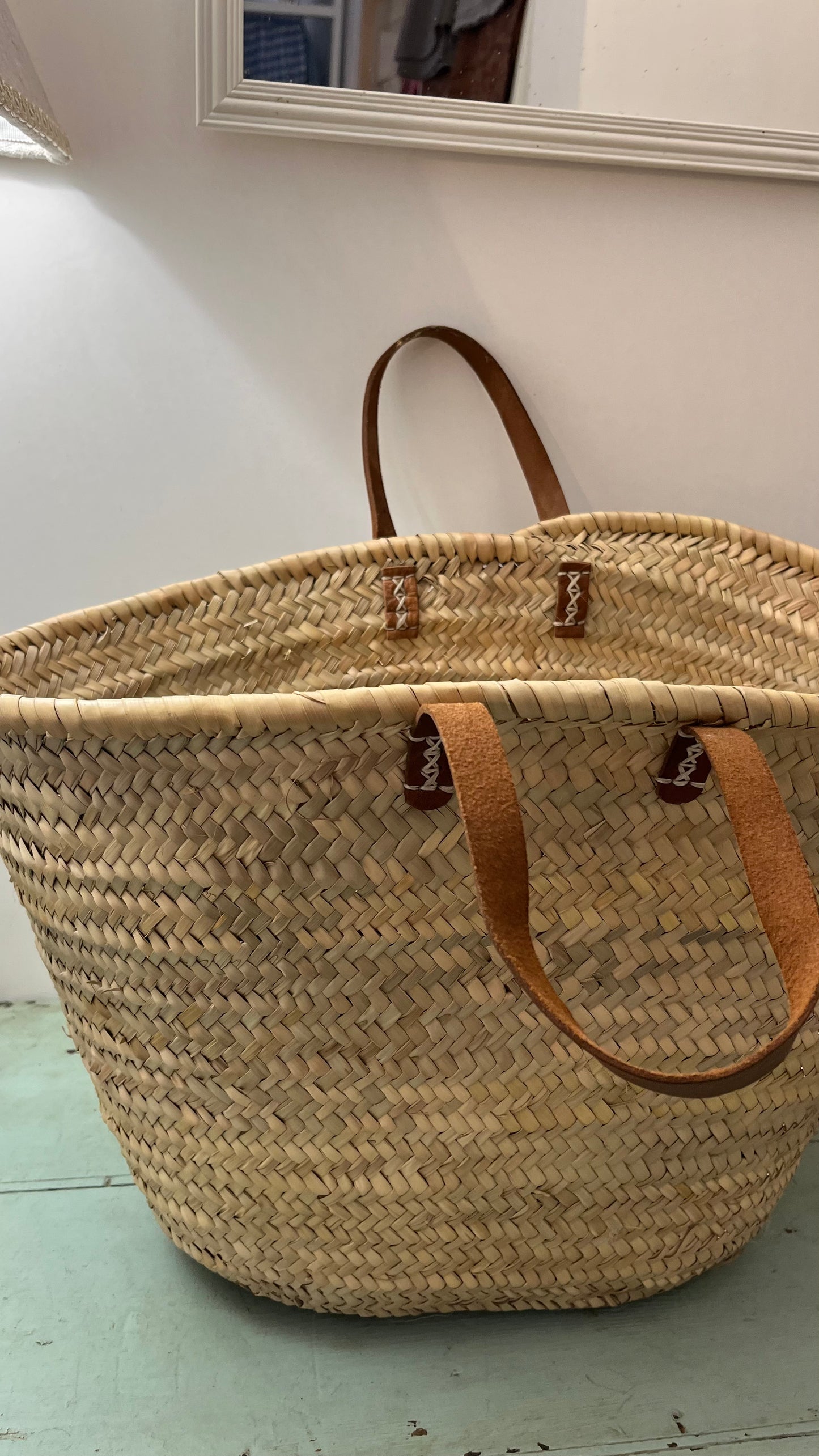 Maxi shopper di paglia intrecciata a mano