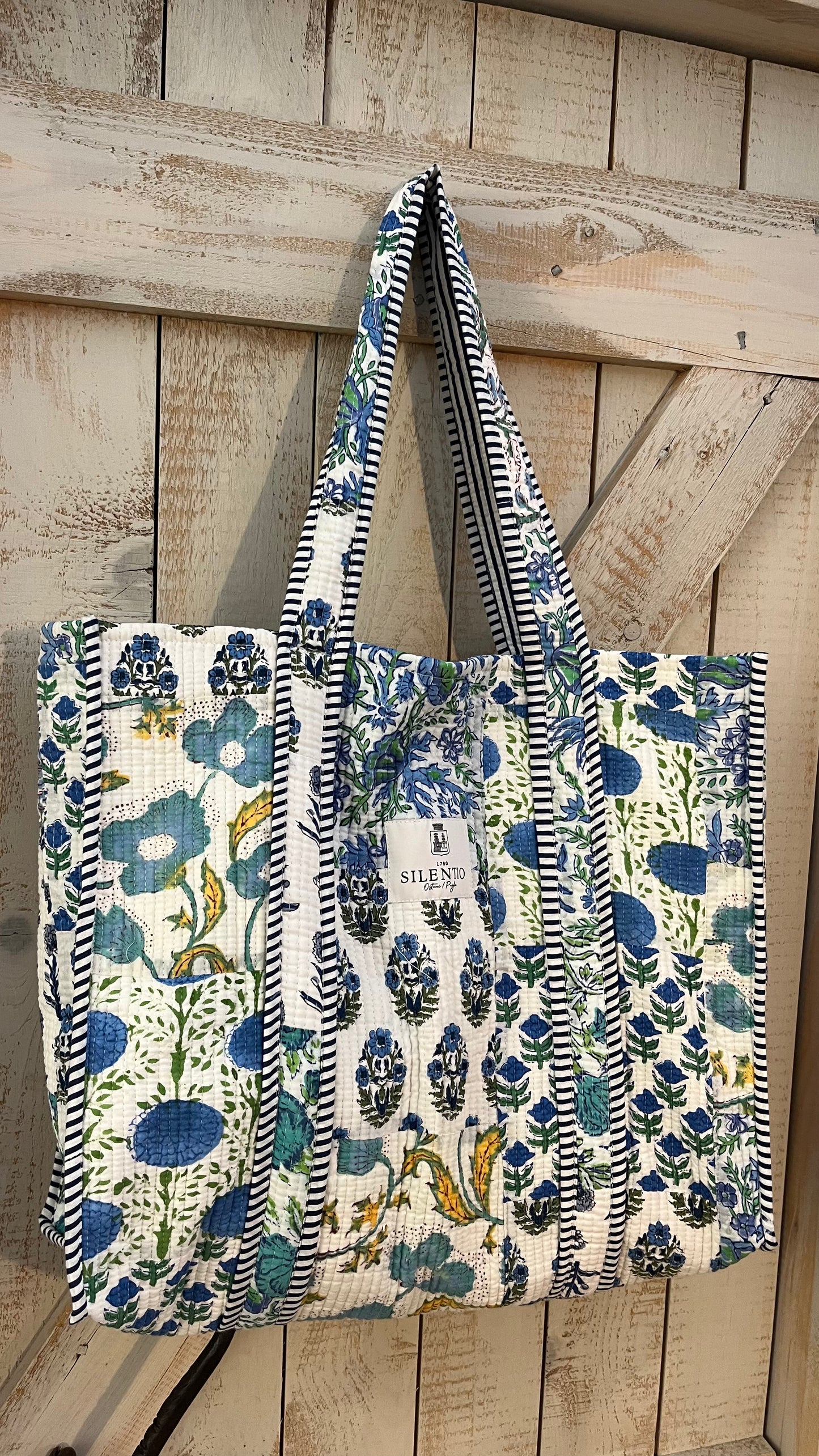 Maxi shopper di cotone padded stampata a mano