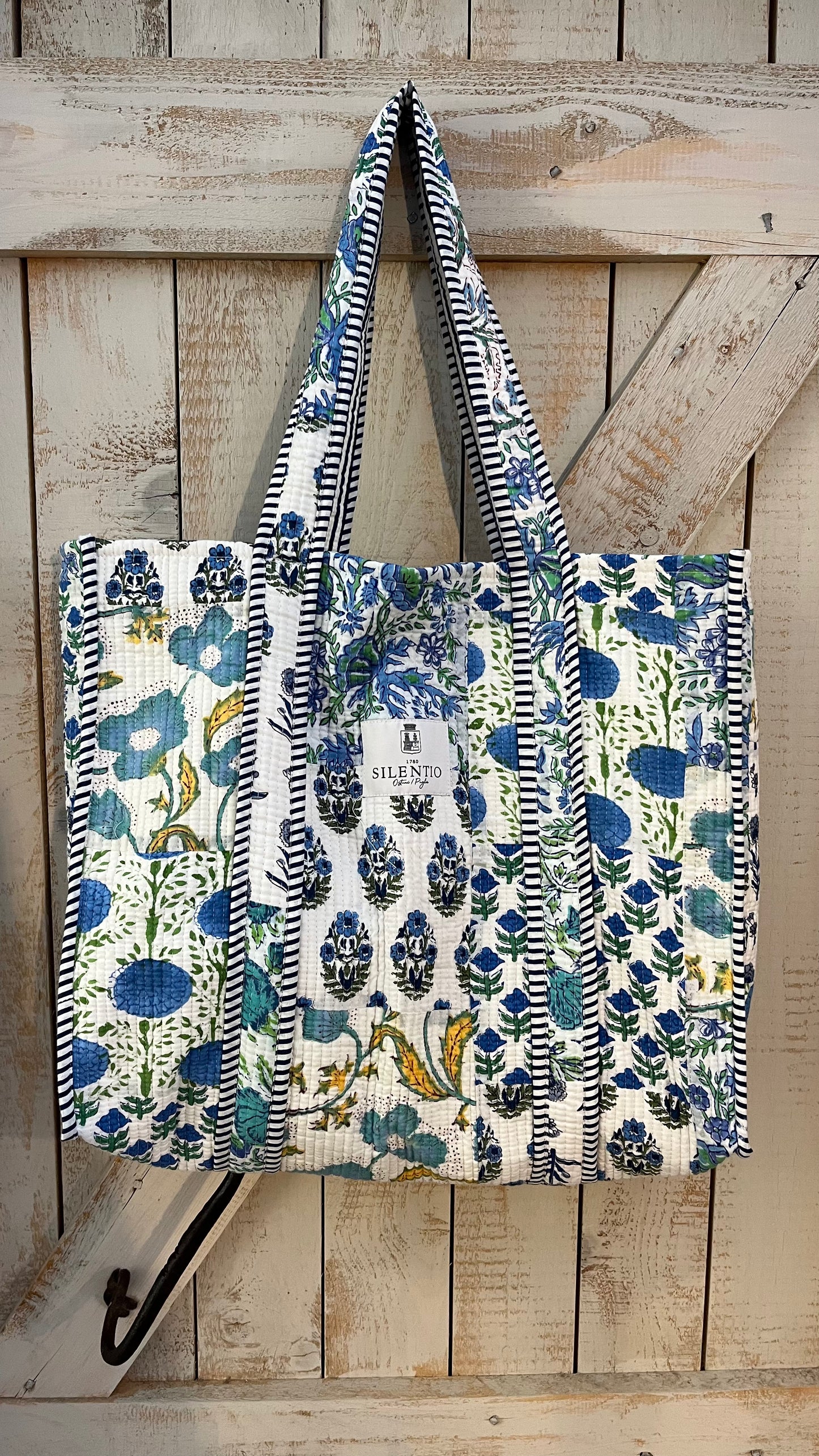 Maxi shopper di cotone padded stampata a mano