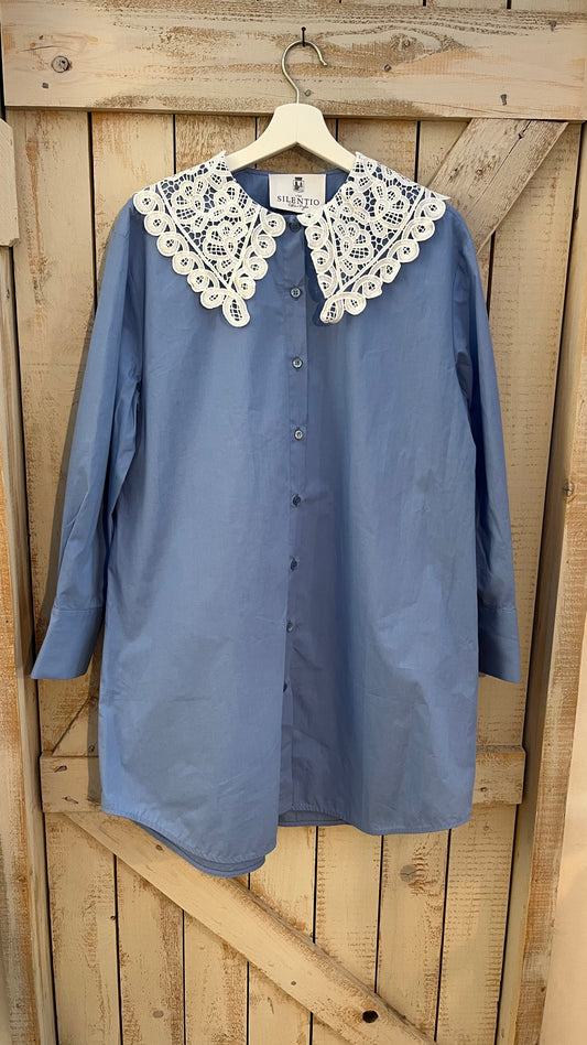 Abito camicia con colletto di pizzo