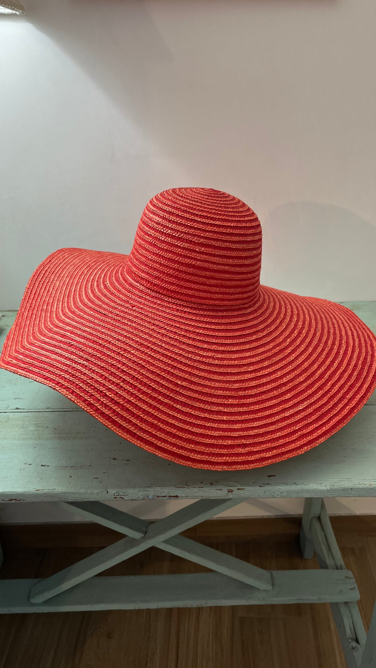 Maxi cappello di paglia