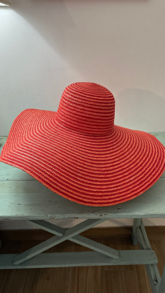 Maxi cappello di paglia