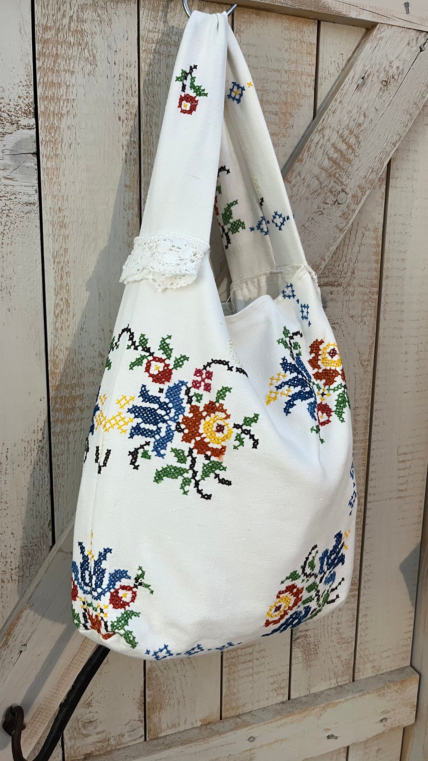 Shopper di cotone ricamata
