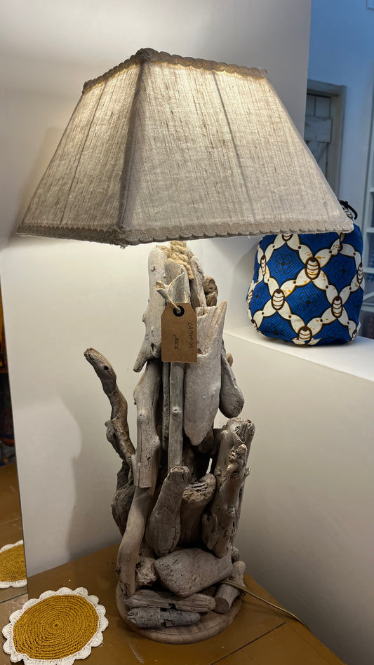 Lampada in legno
