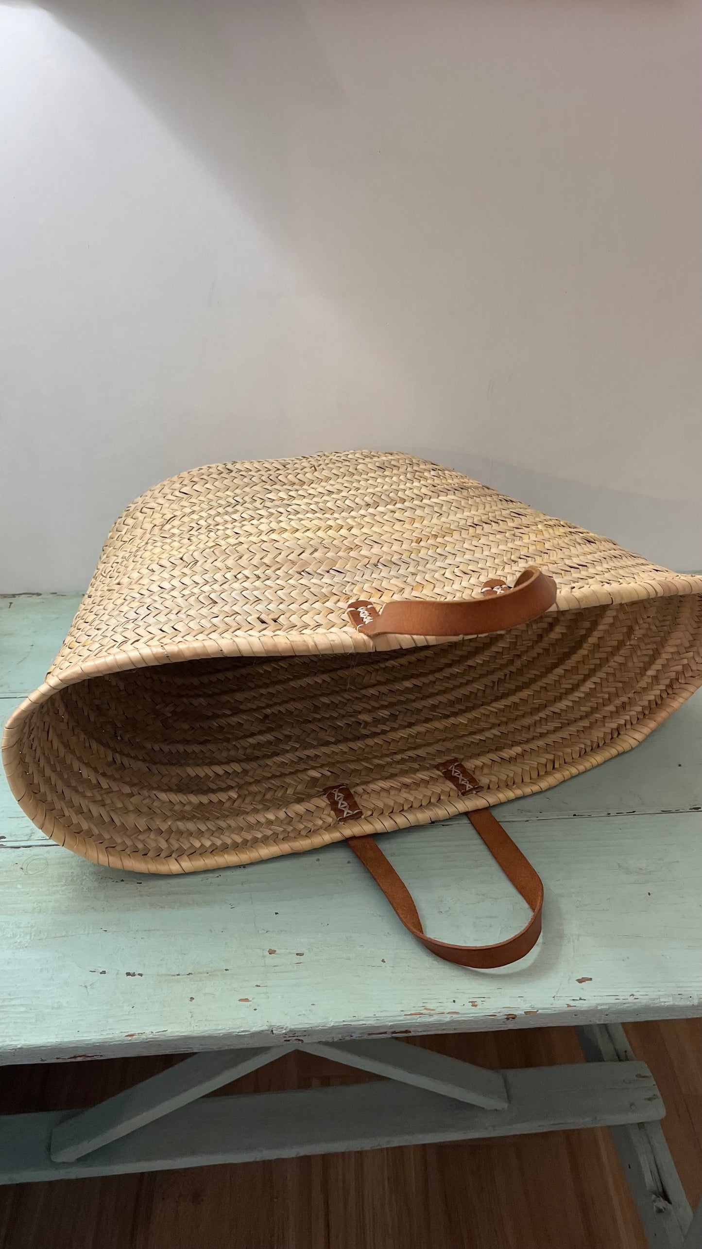 Maxi shopper di paglia intrecciata a mano