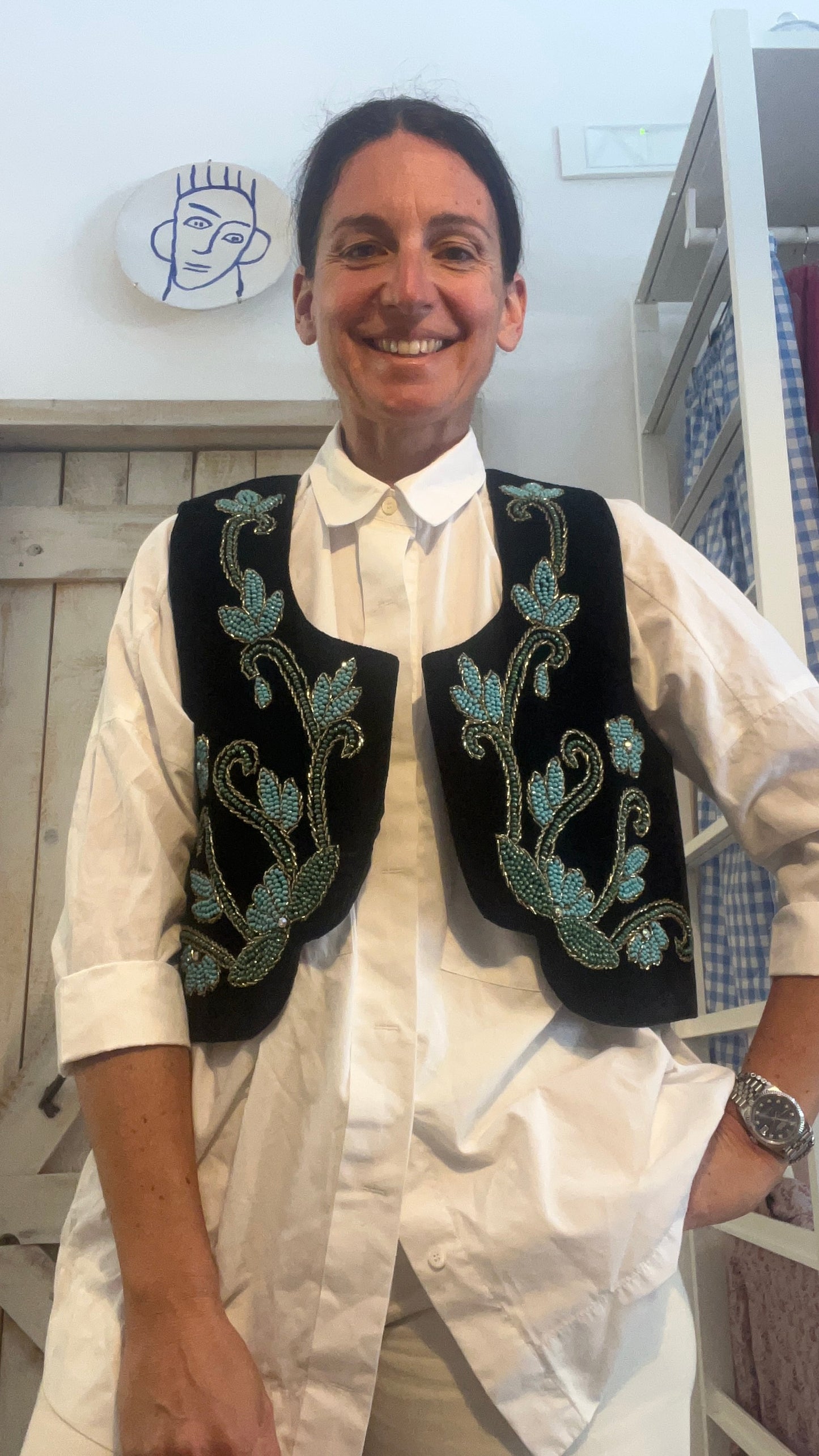 Gilet di velluto con ricami e cristalli