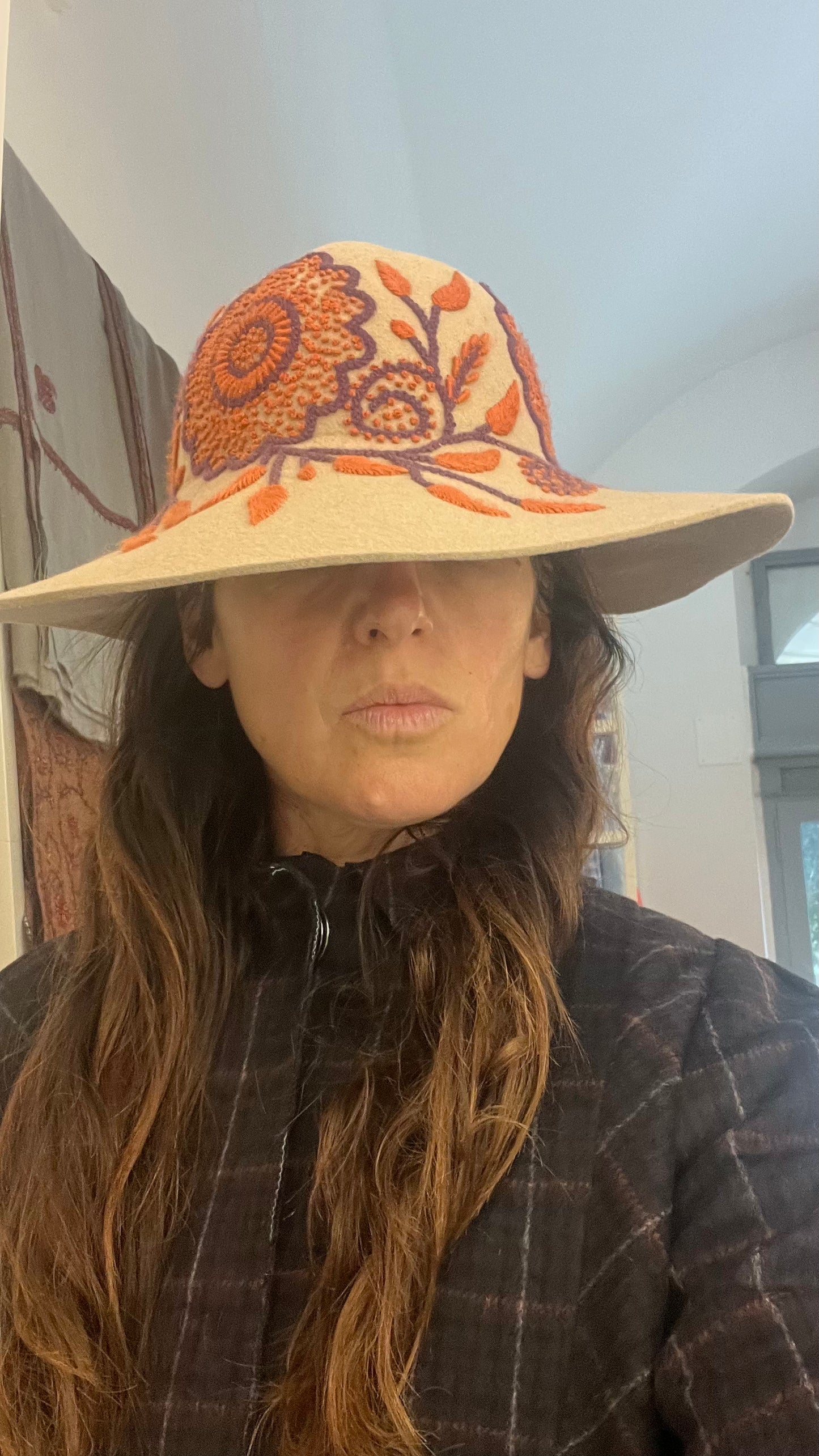 Maxi cappello di feltro ricamato a mano