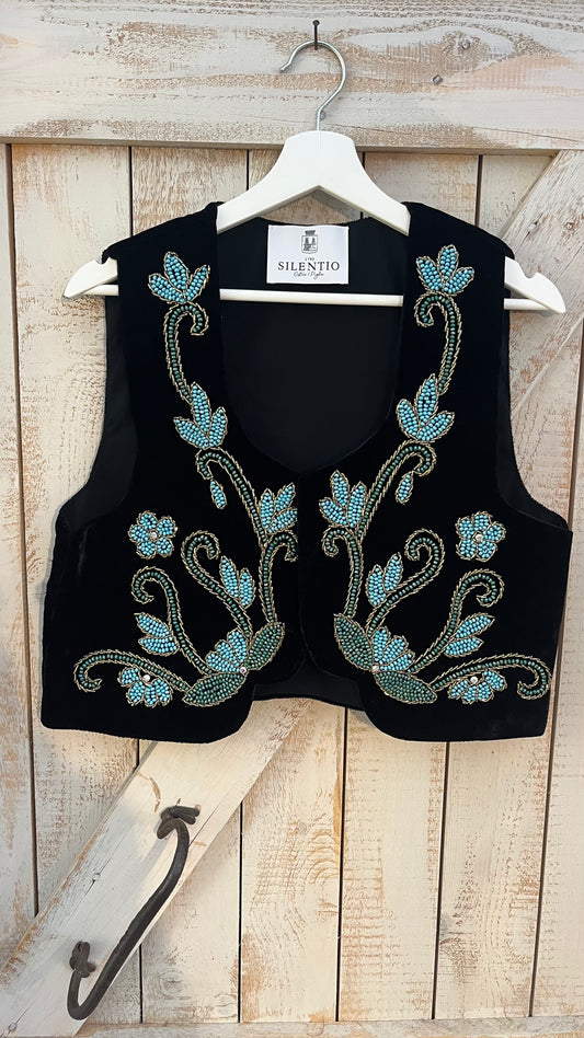 Gilet di velluto con ricami e cristalli