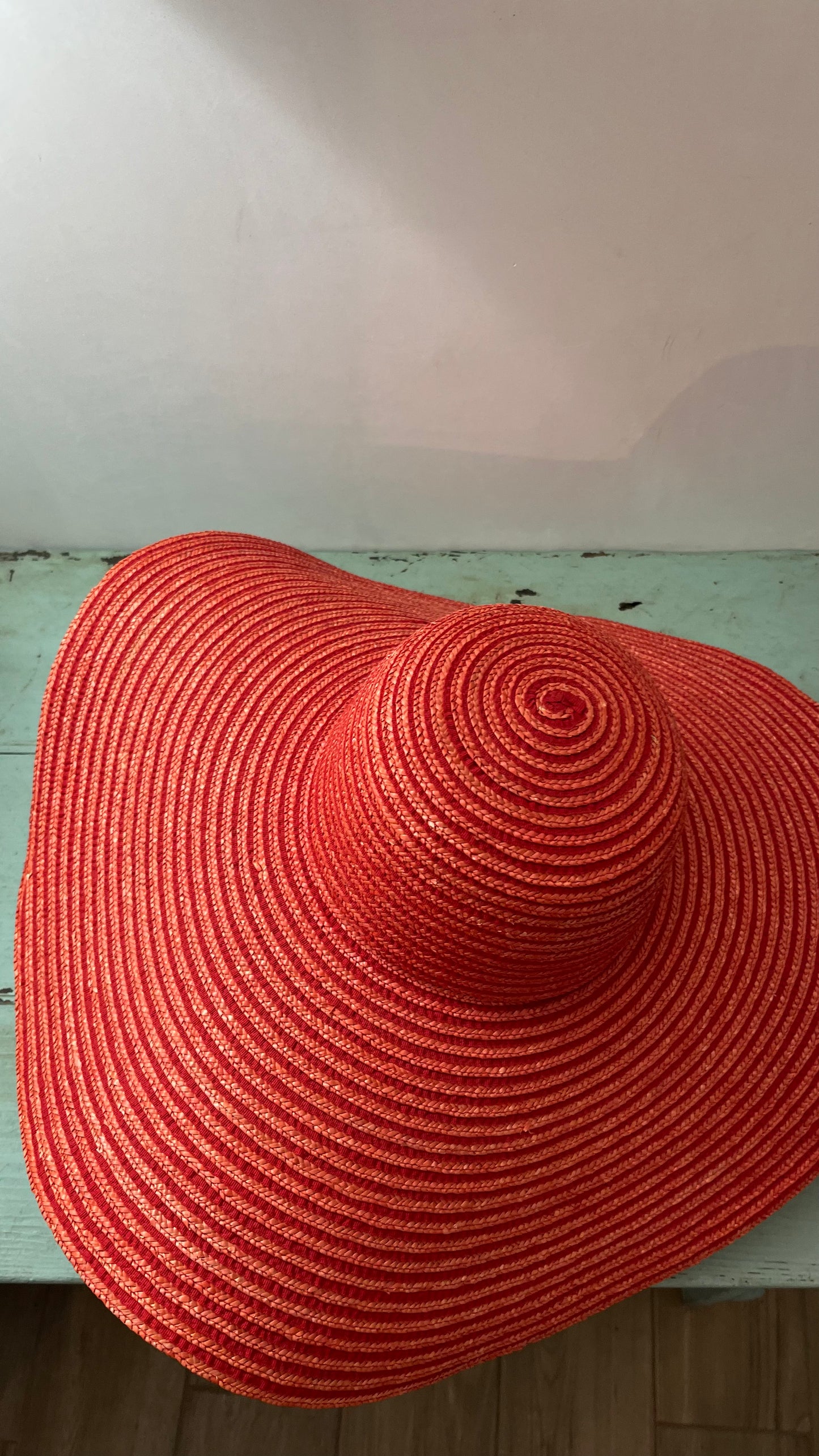 Maxi cappello di paglia