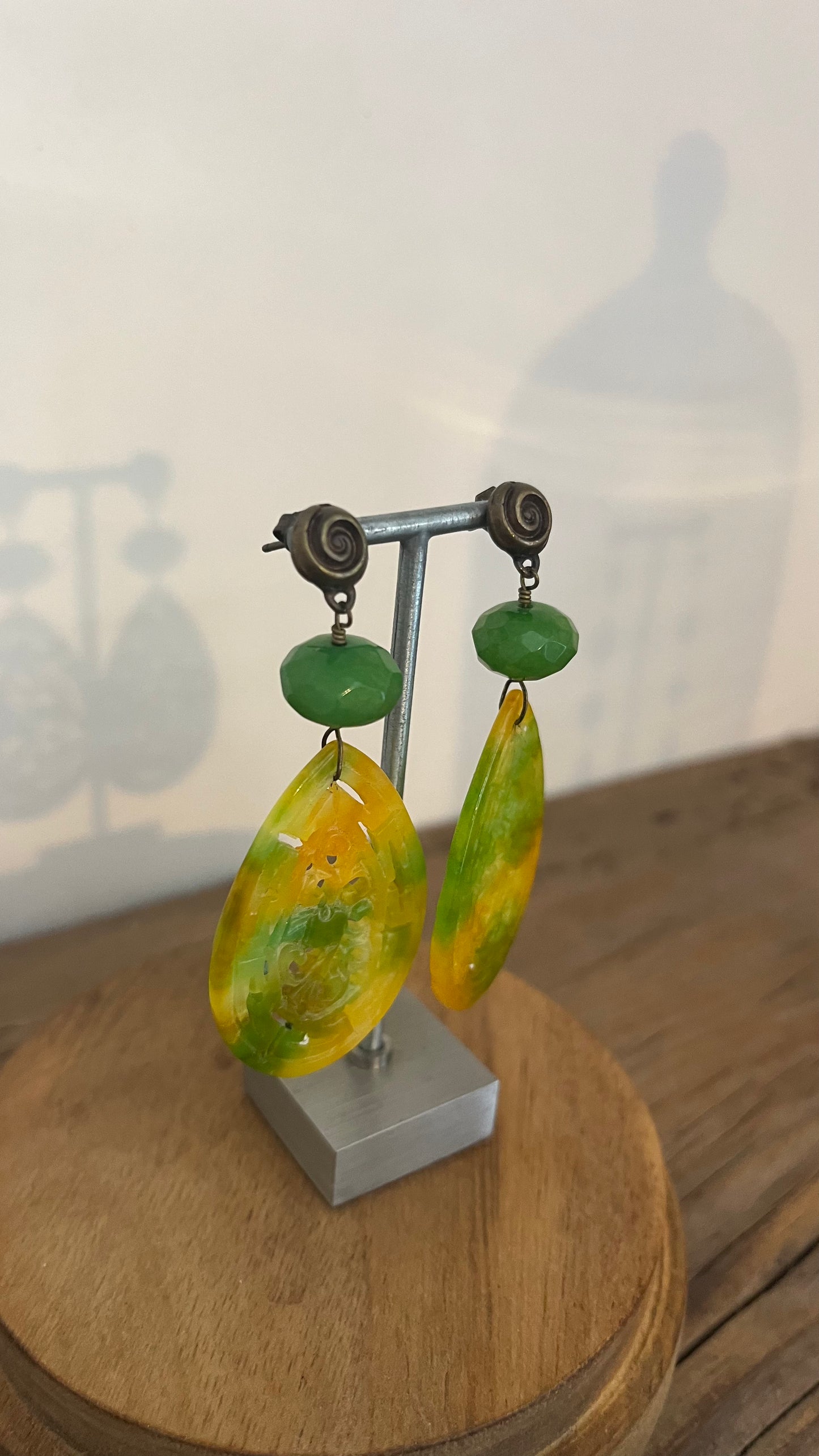 Orecchini pendenti con pietre dure