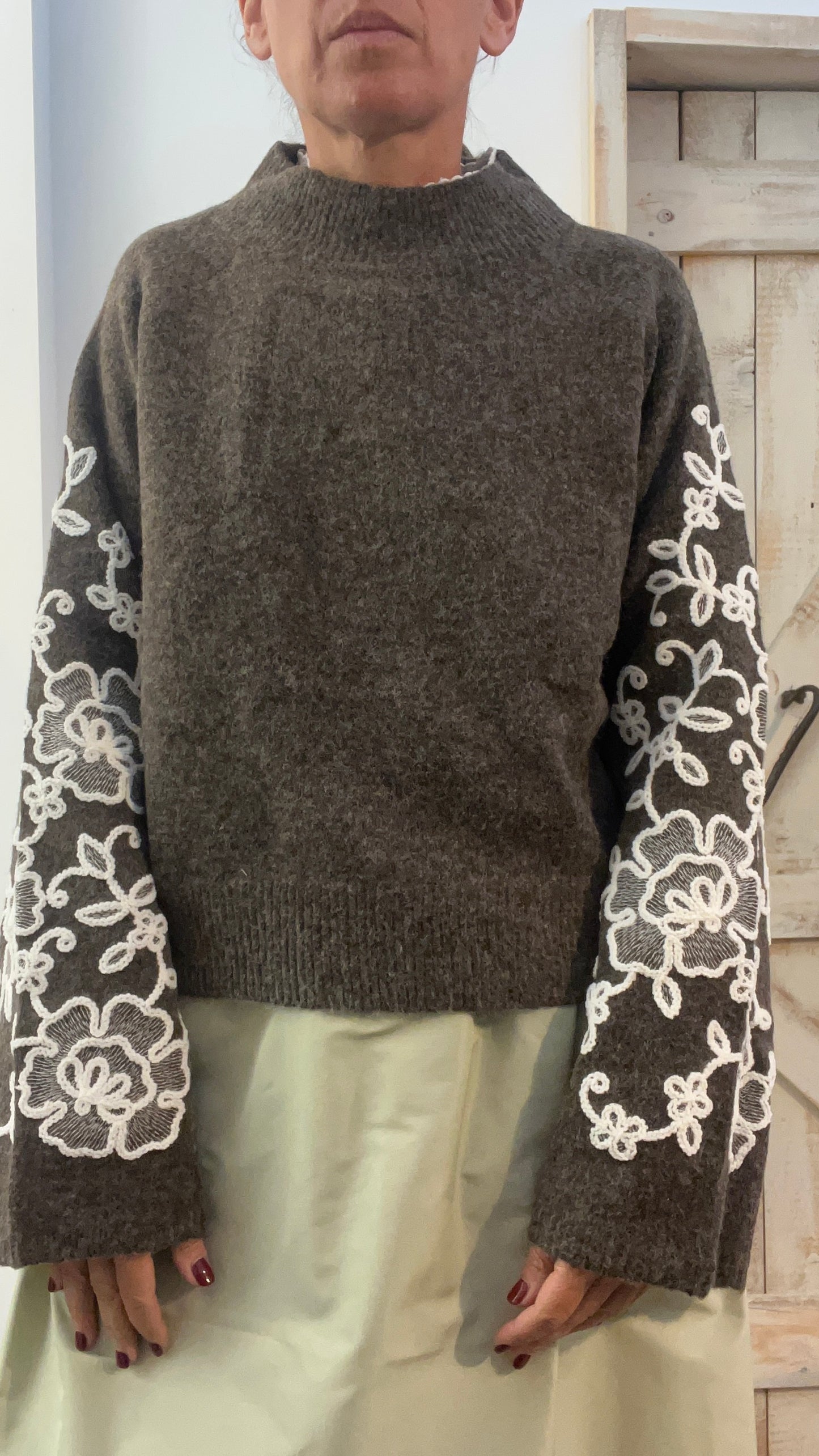 Maglione di lana con ricamo