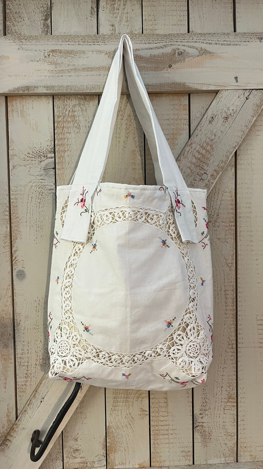 Shopper di cotone ricamata
