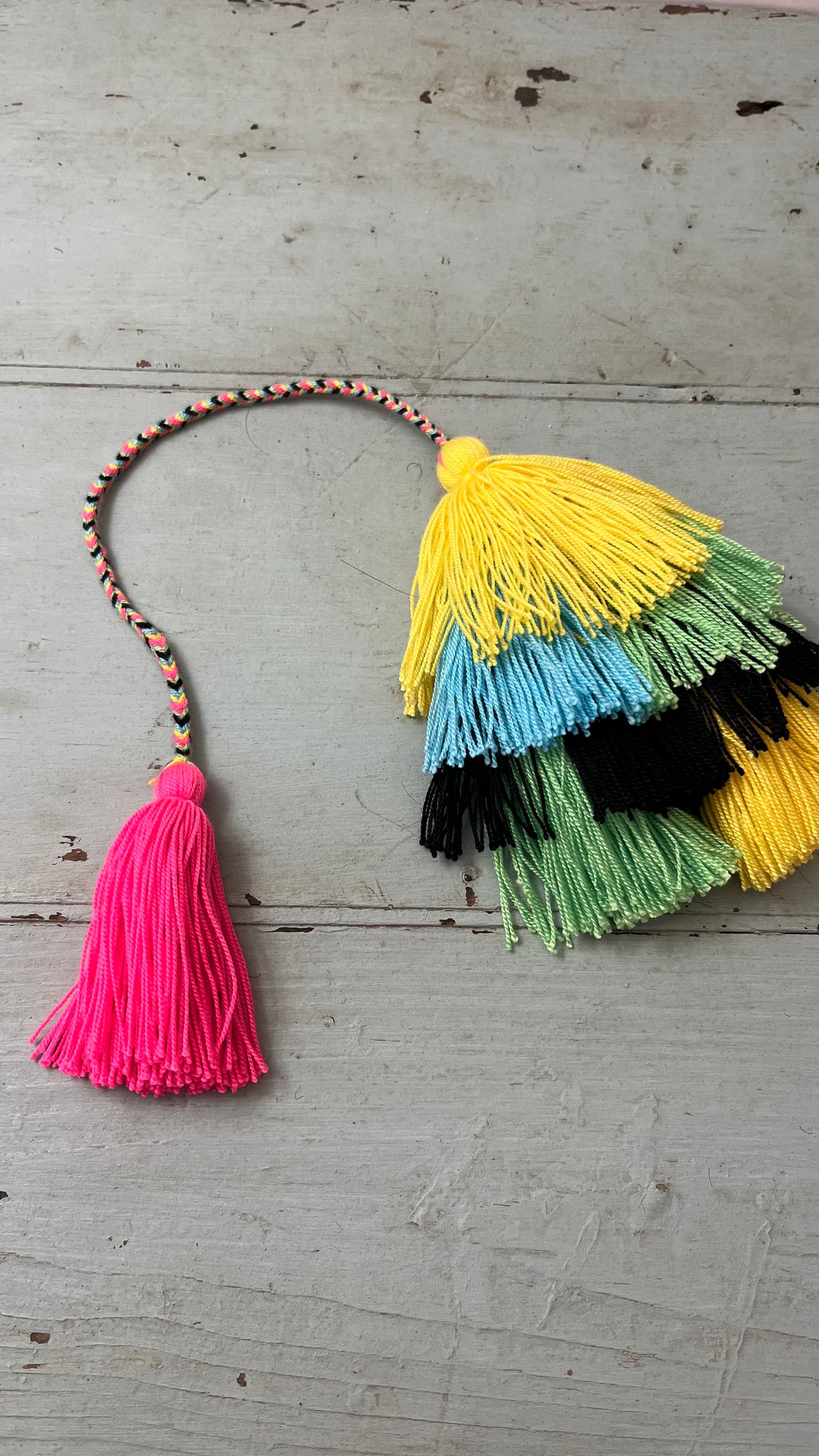 Pom pon per borsa di paglia