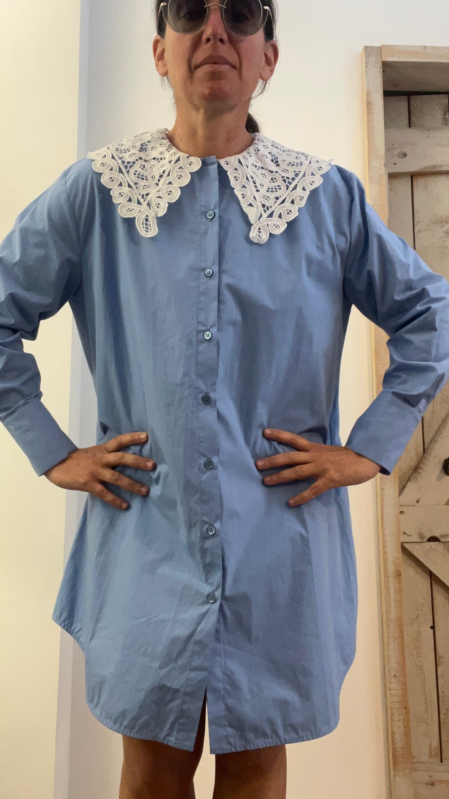 Abito camicia con colletto di pizzo