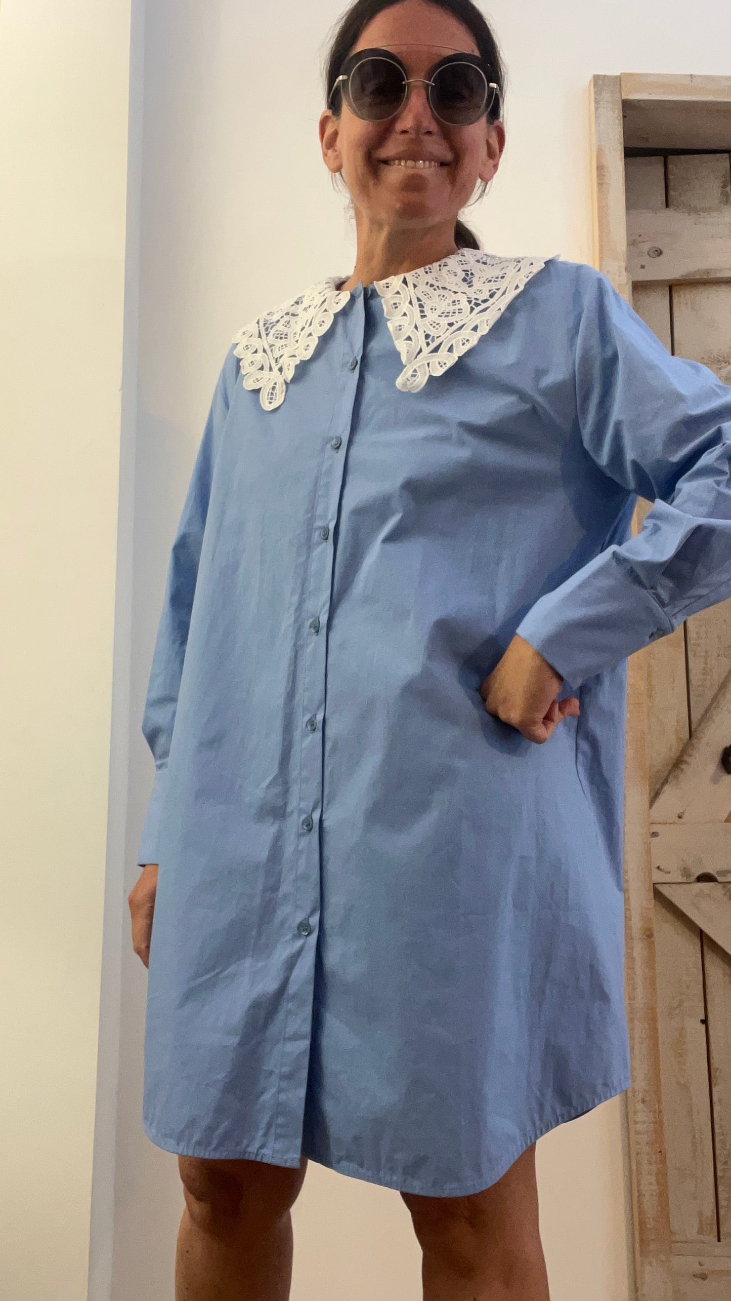 Abito camicia con colletto di pizzo