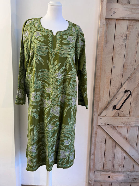 Wool kaftan with hand embroideries