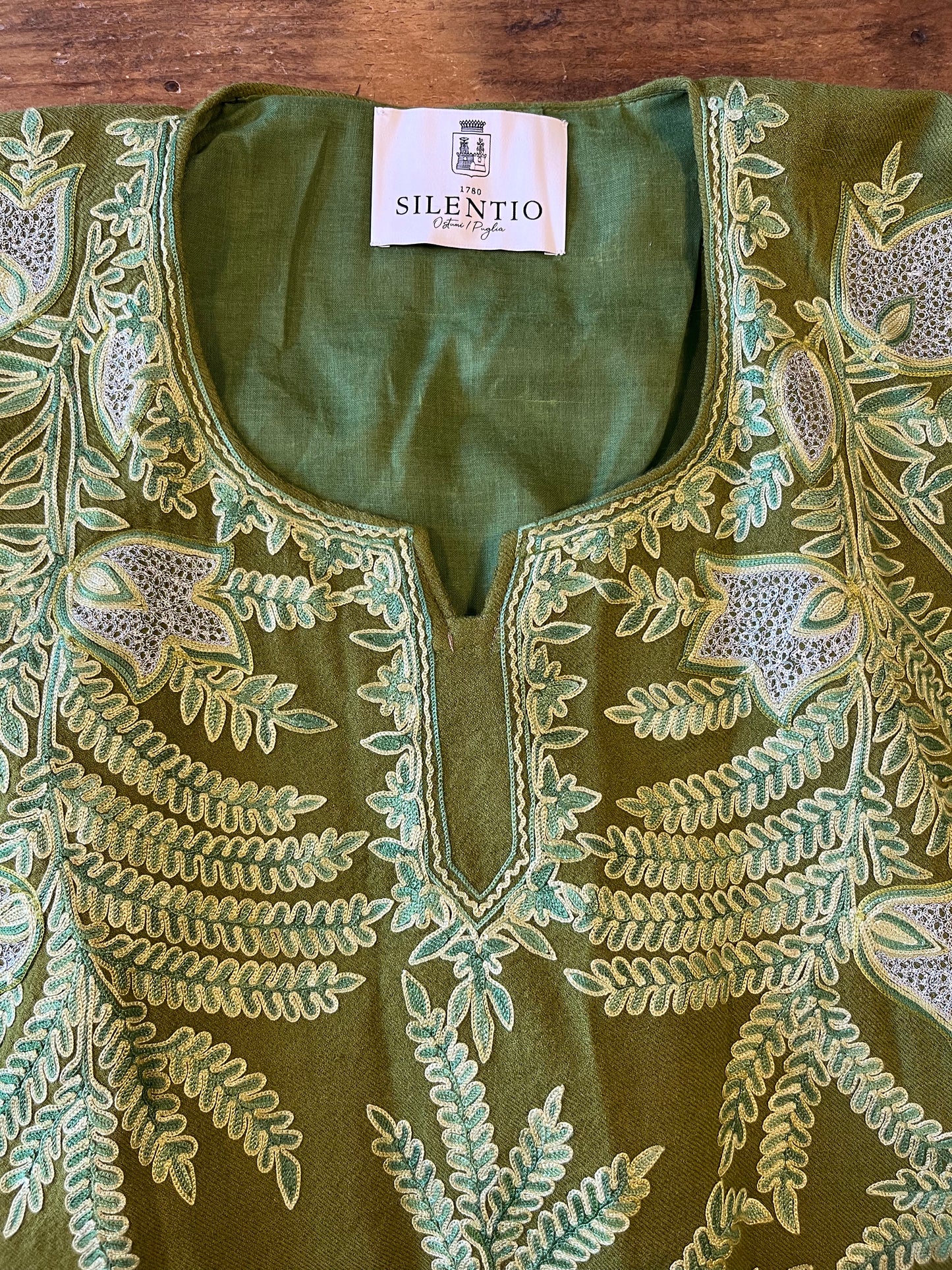 Wool kaftan with hand embroideries