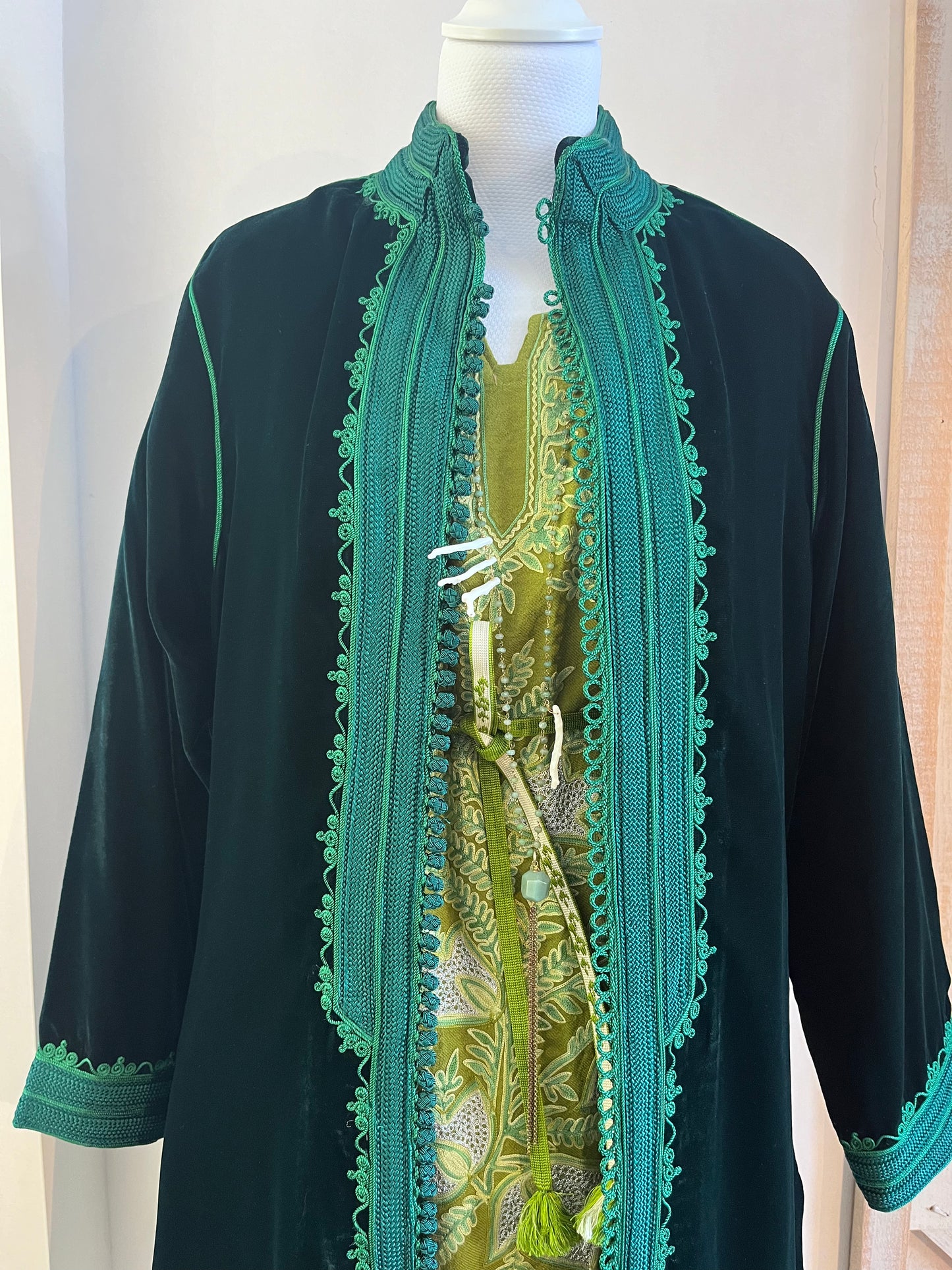 Wool kaftan with hand embroideries