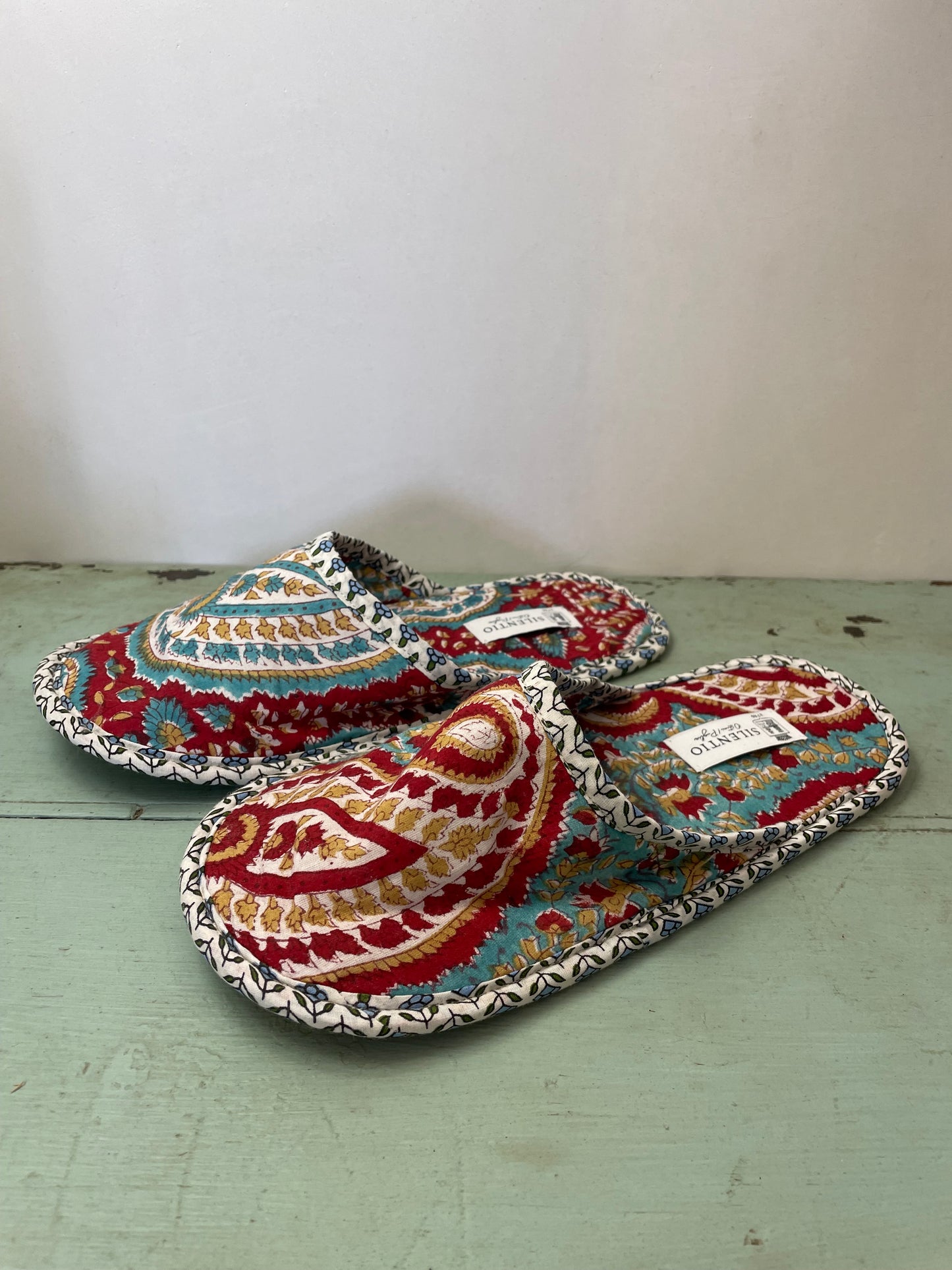 Hand-printed cotton travel slippers