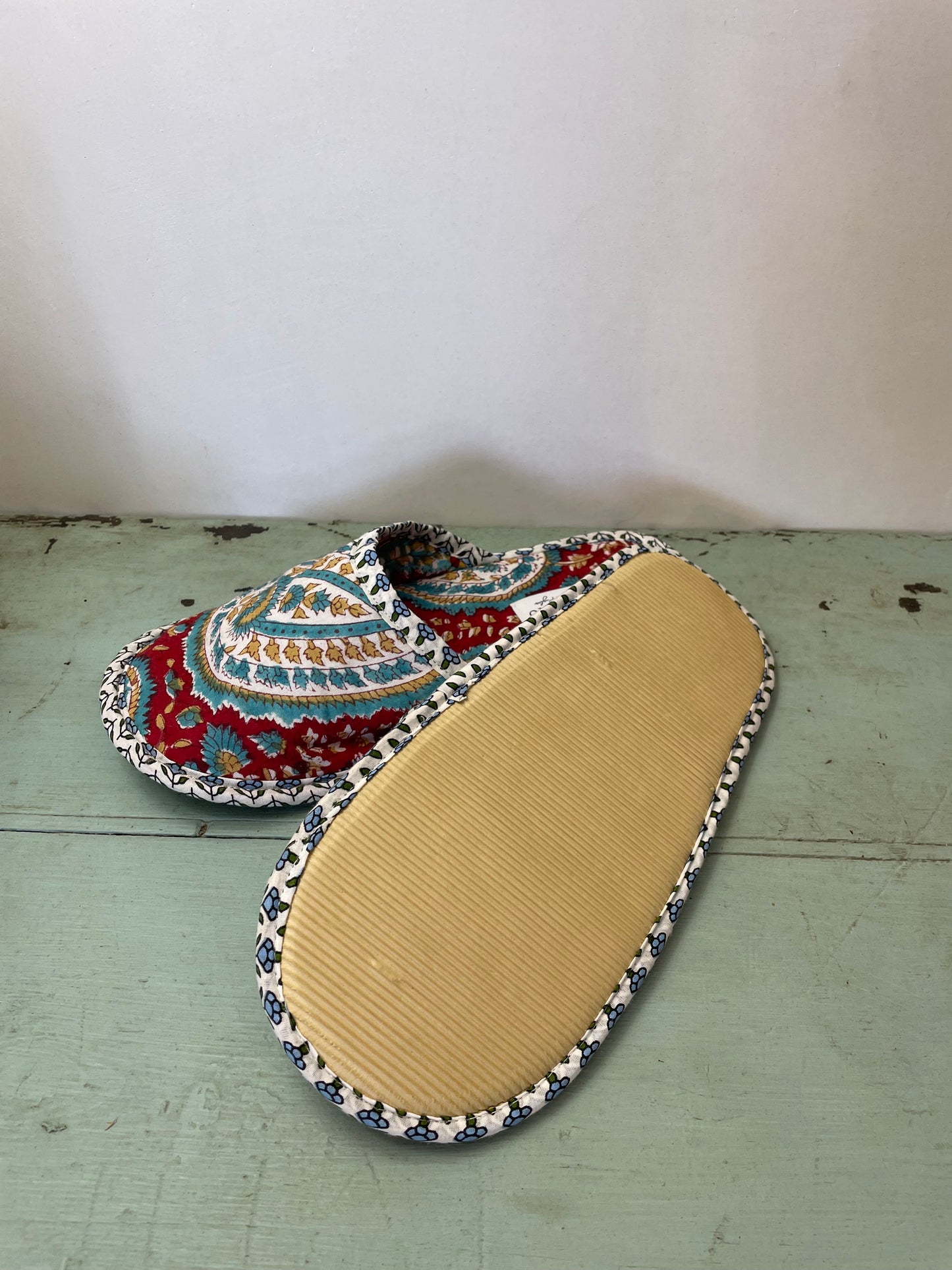 Hand-printed cotton travel slippers