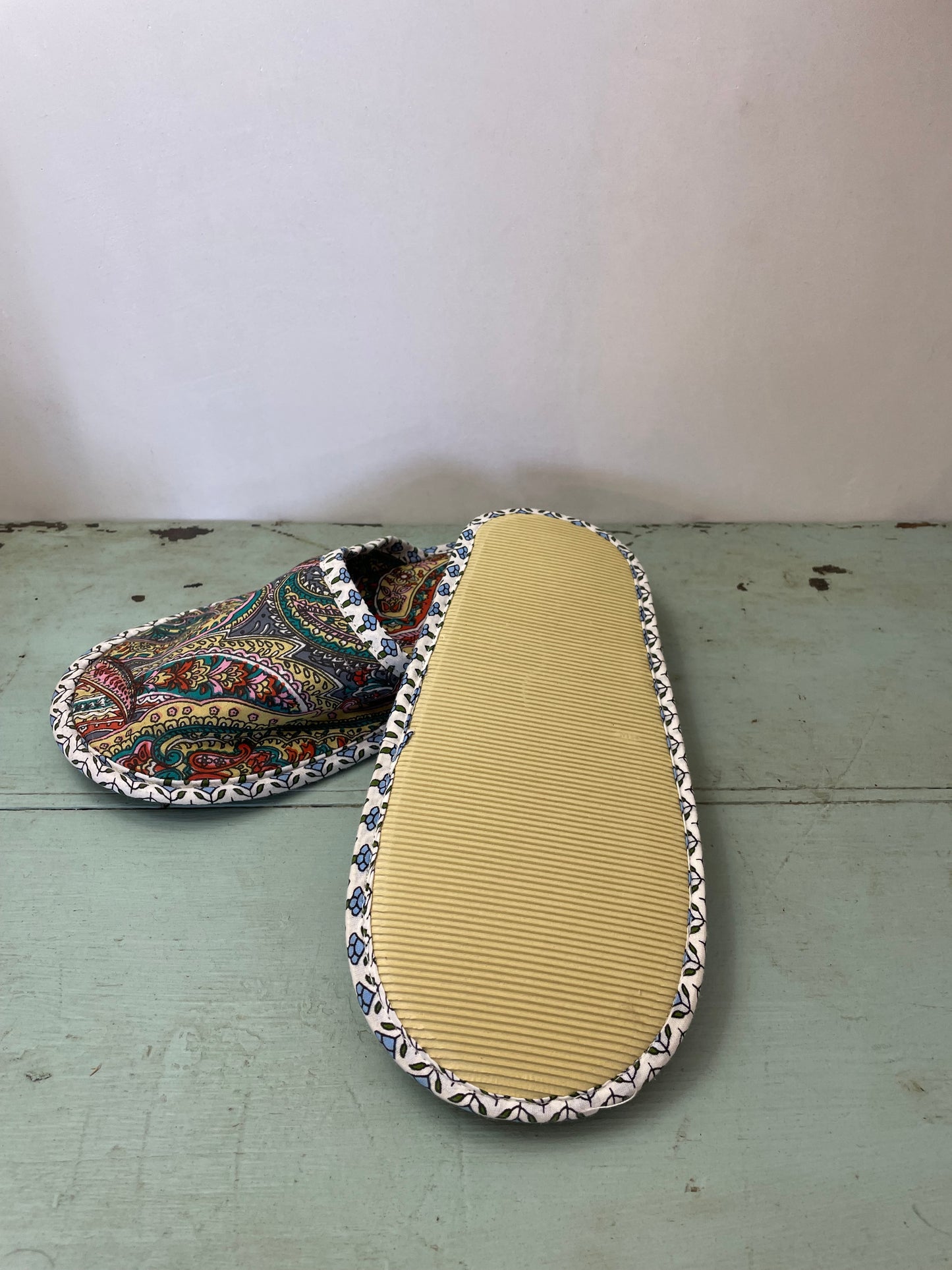 Hand-printed cotton travel slippers