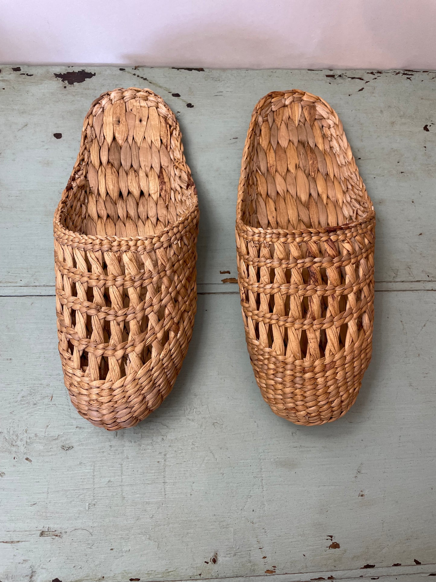 Straw slippers