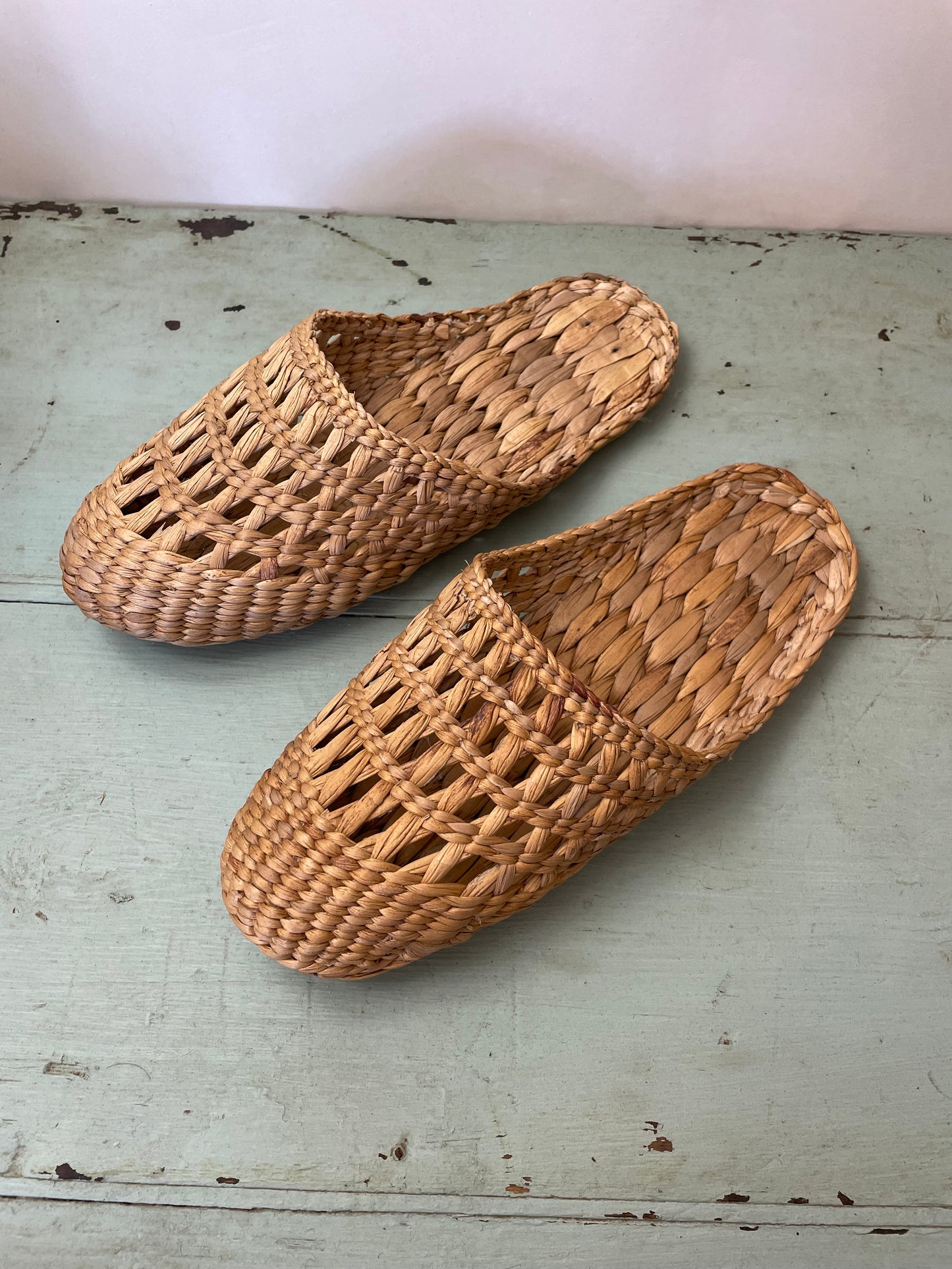 Straw slippers