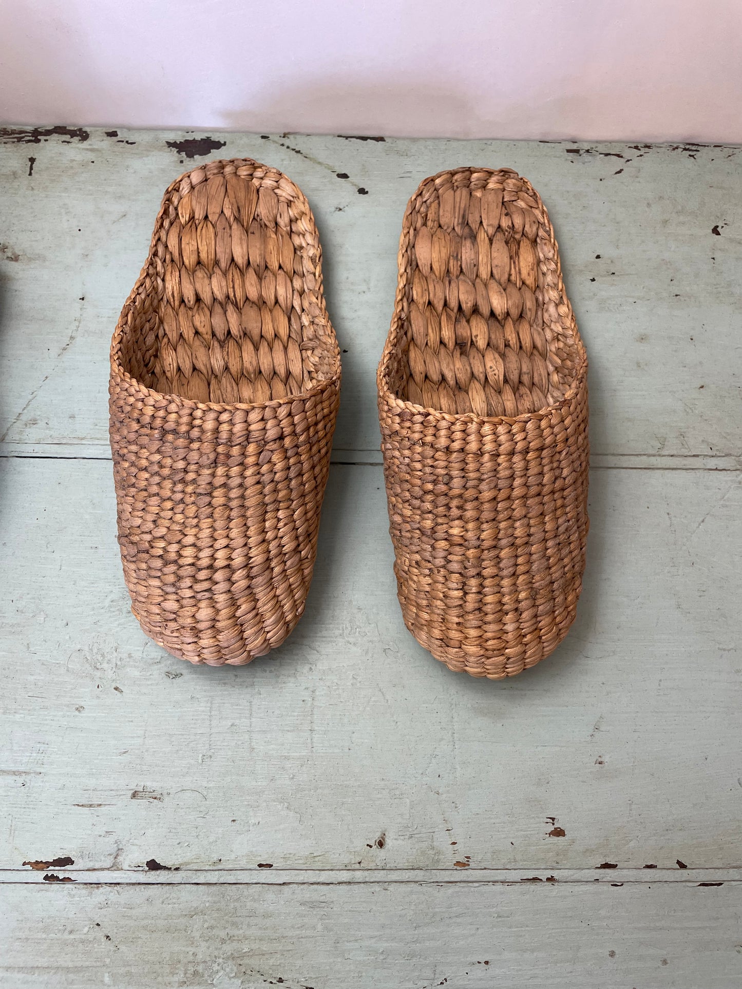 Straw slippers